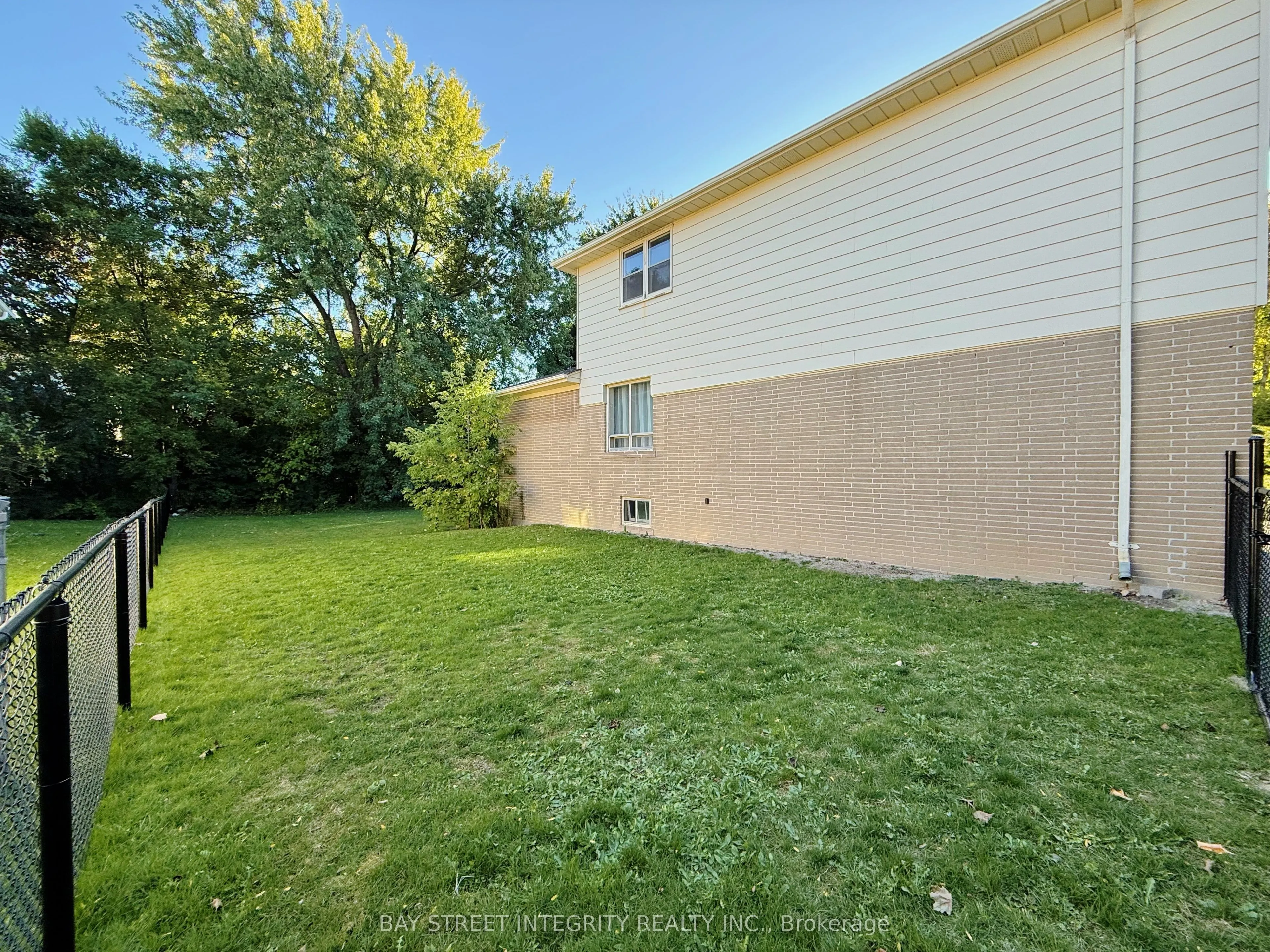 143 Munro Boulevard
