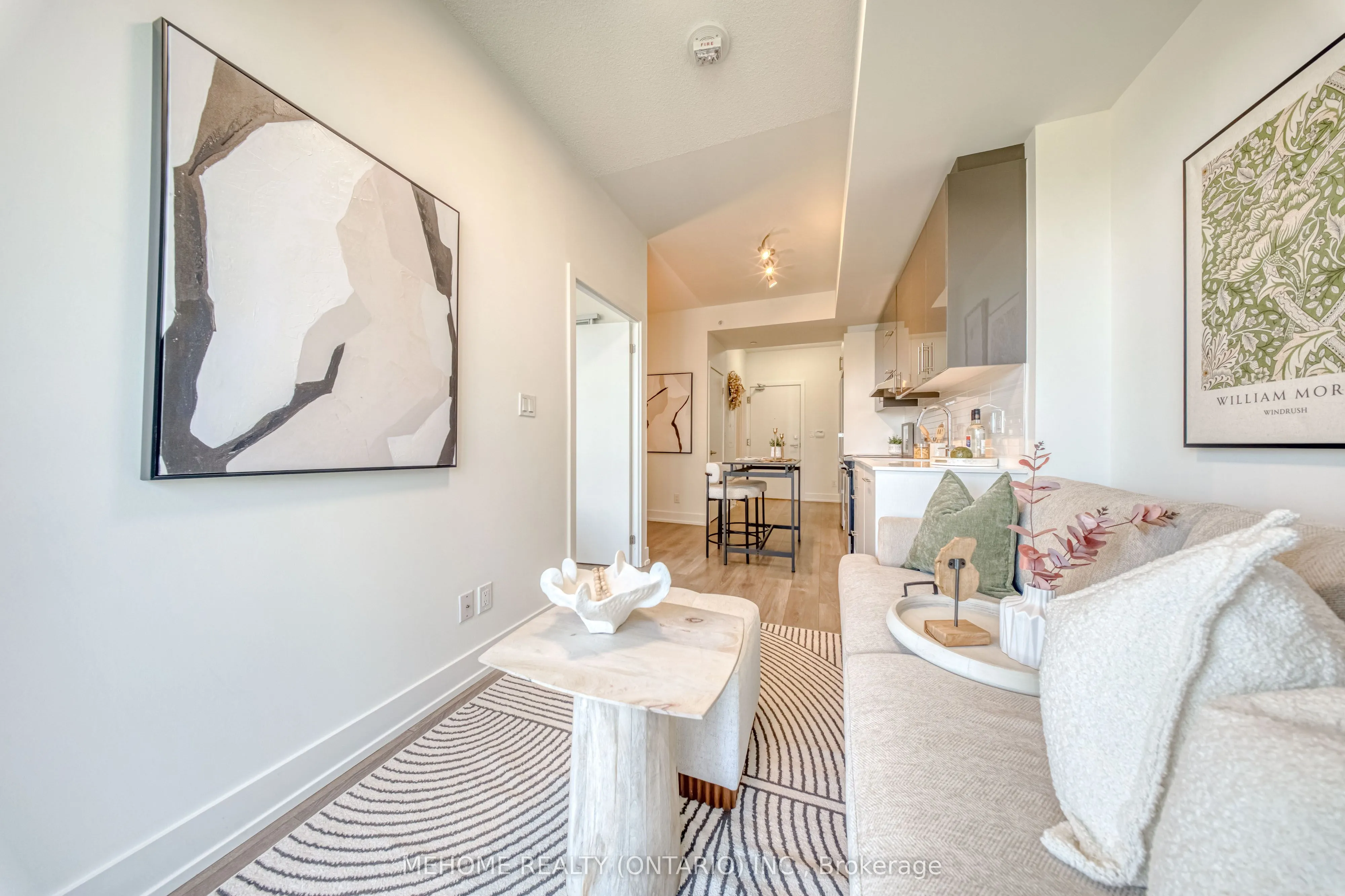 180 Fairview Mall Drive, #905