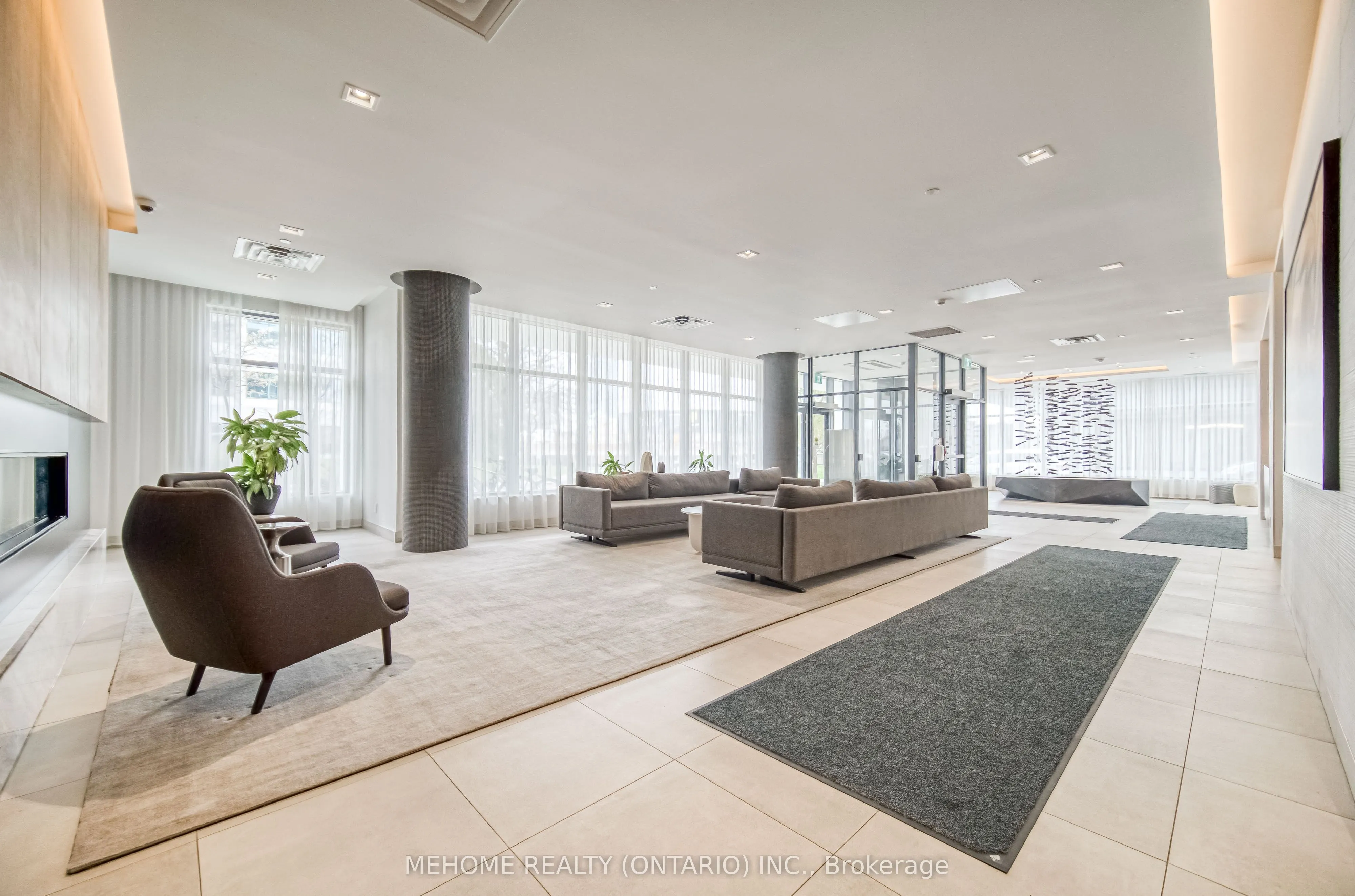 180 Fairview Mall Drive, #905
