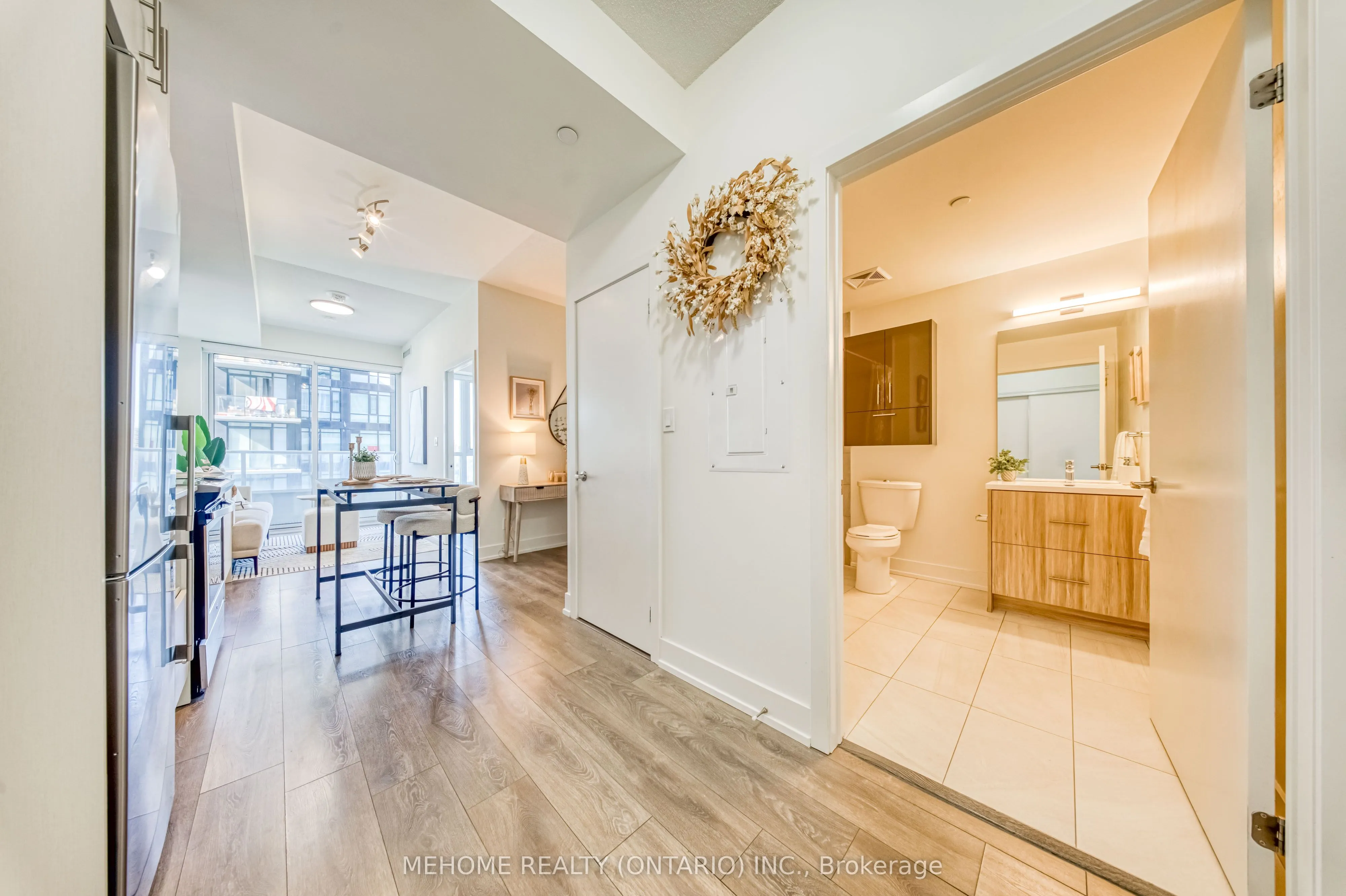 180 Fairview Mall Drive, #905