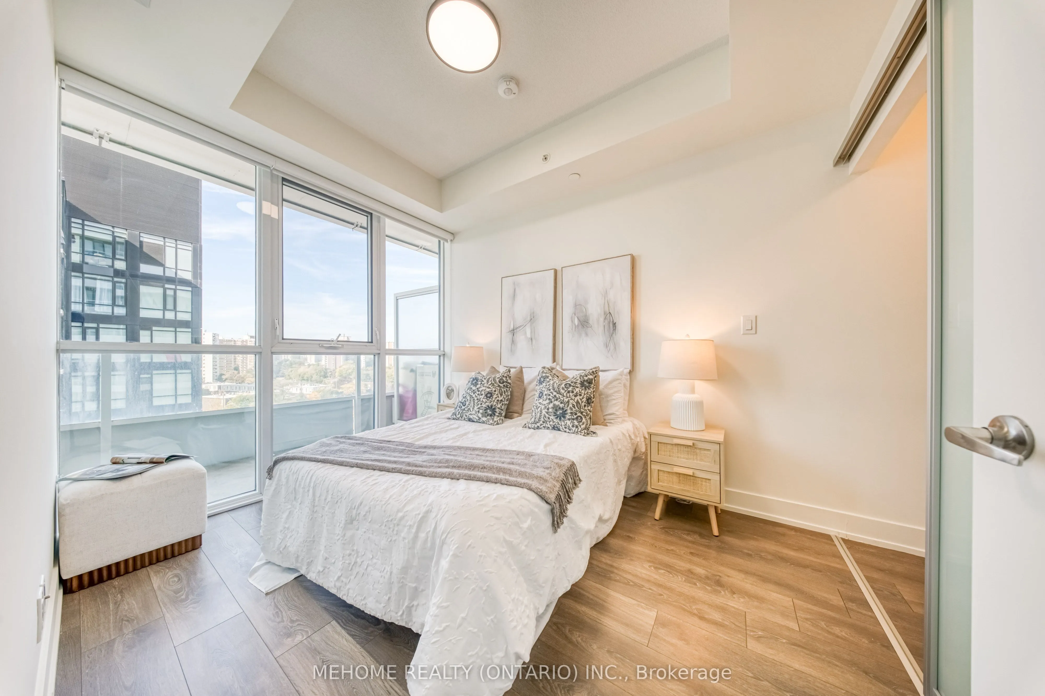 180 Fairview Mall Drive, #905