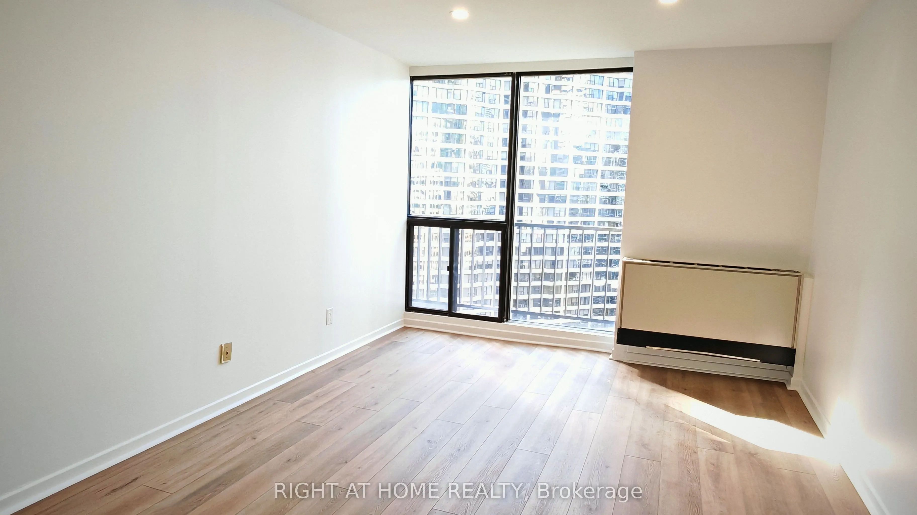33 Harbour Square, #2434
