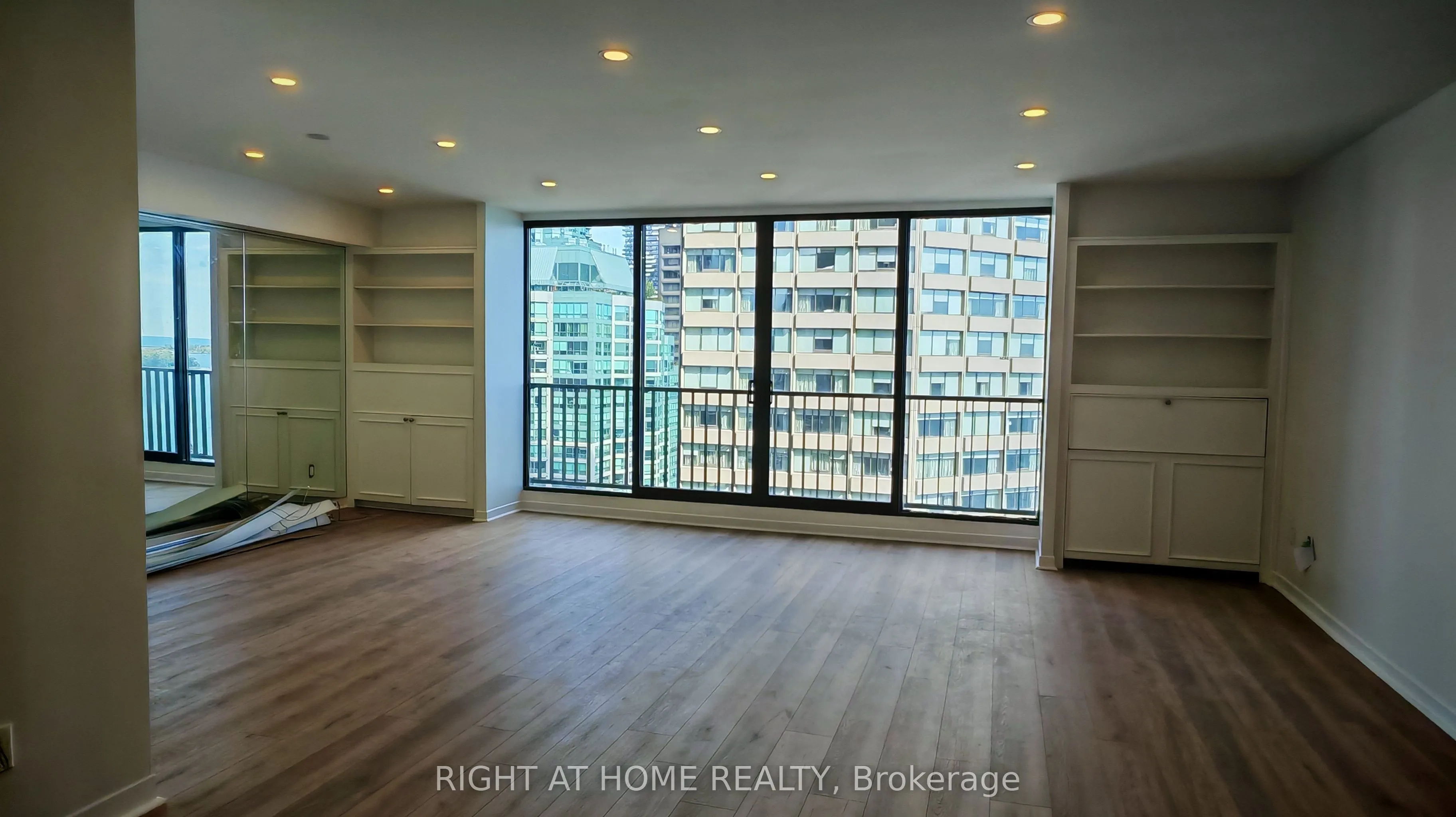 33 Harbour Square, #2434