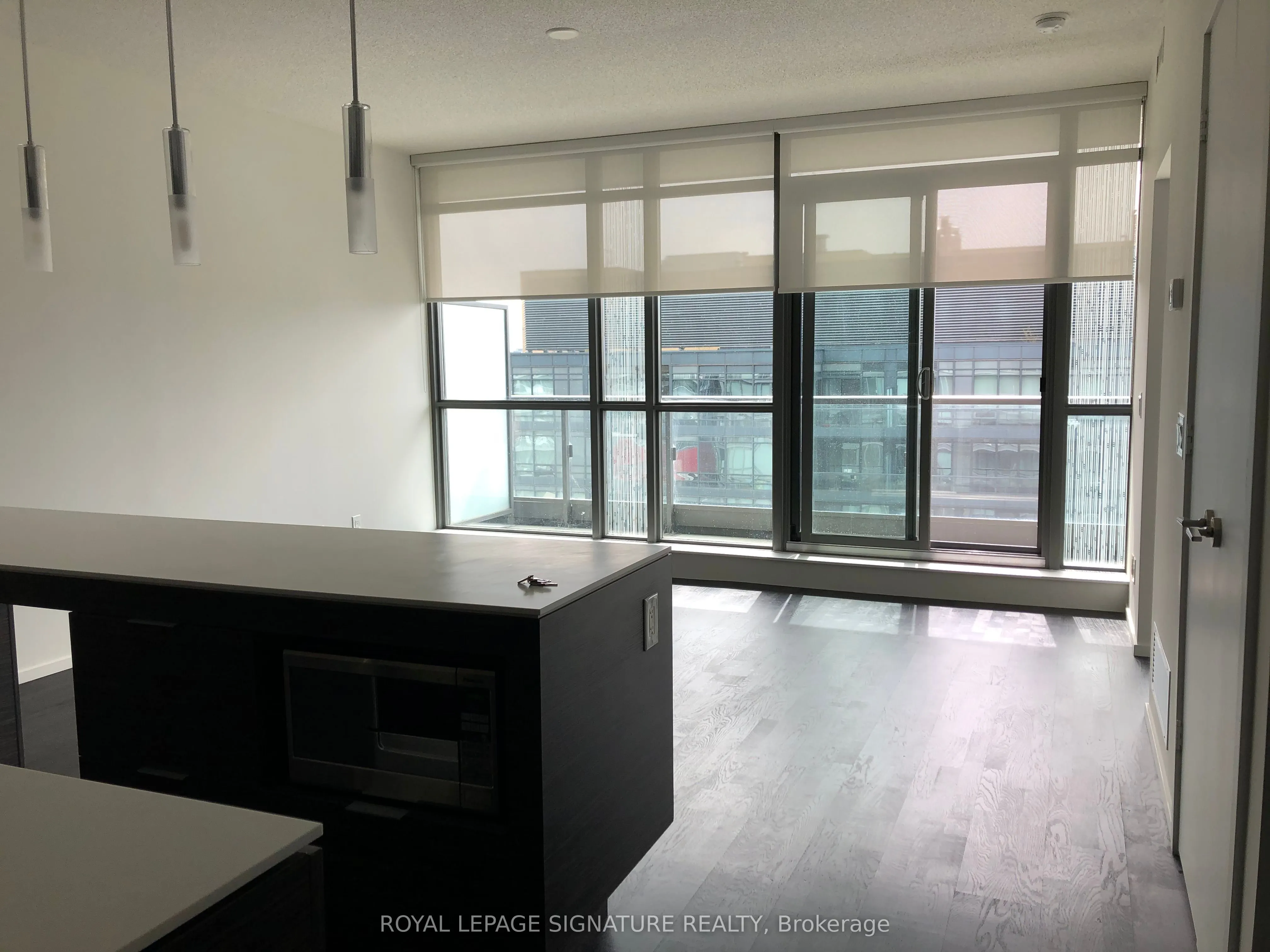 8 Charlotte Street, #2001