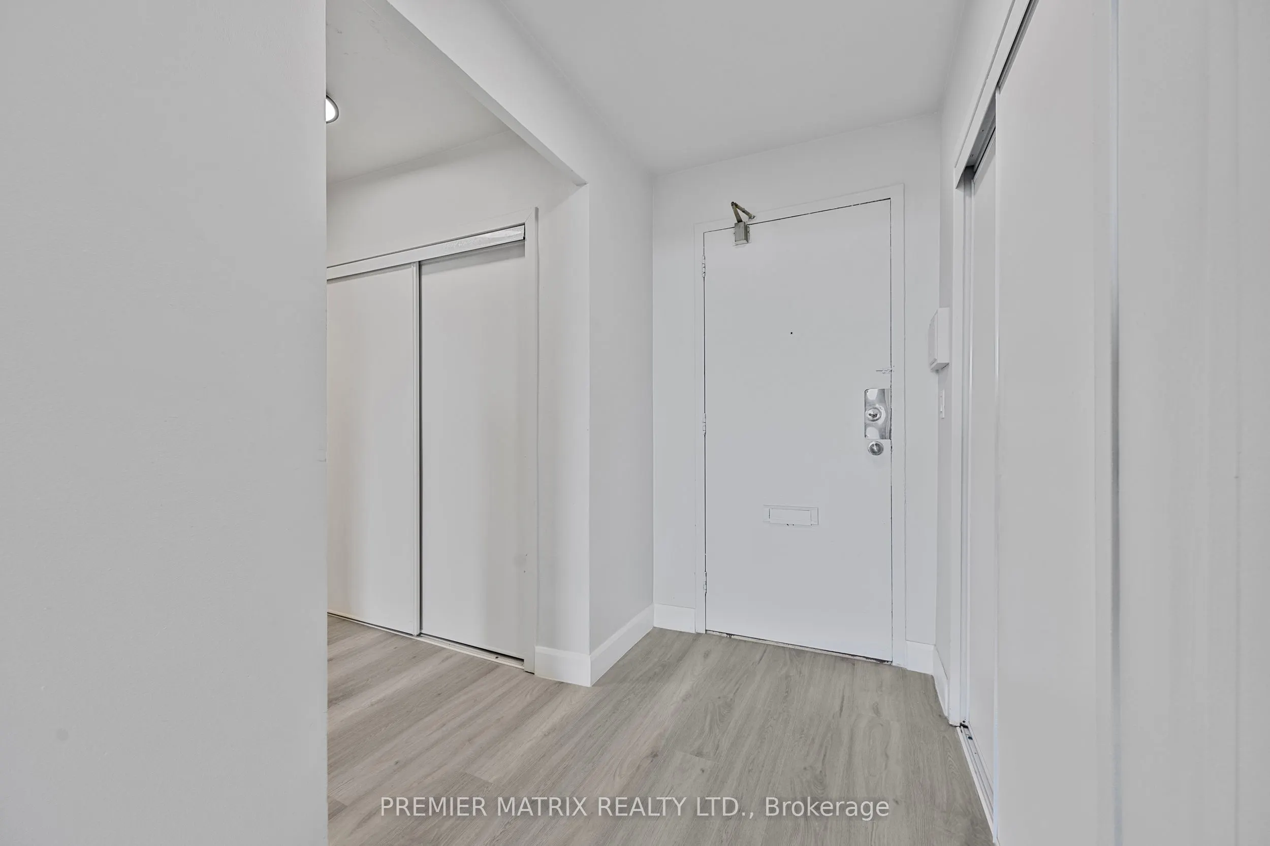 65 Thorncliffe Park Drive, #2108