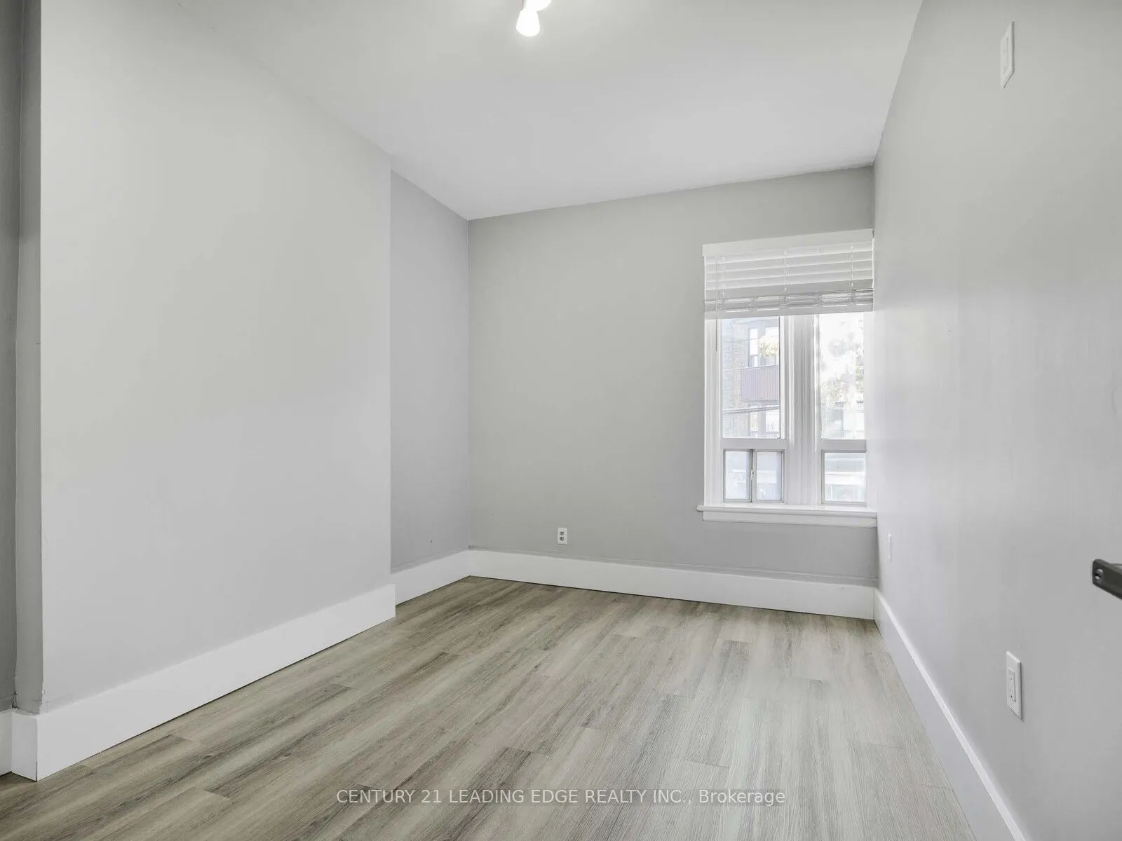 614 COLLEGE Street, #1