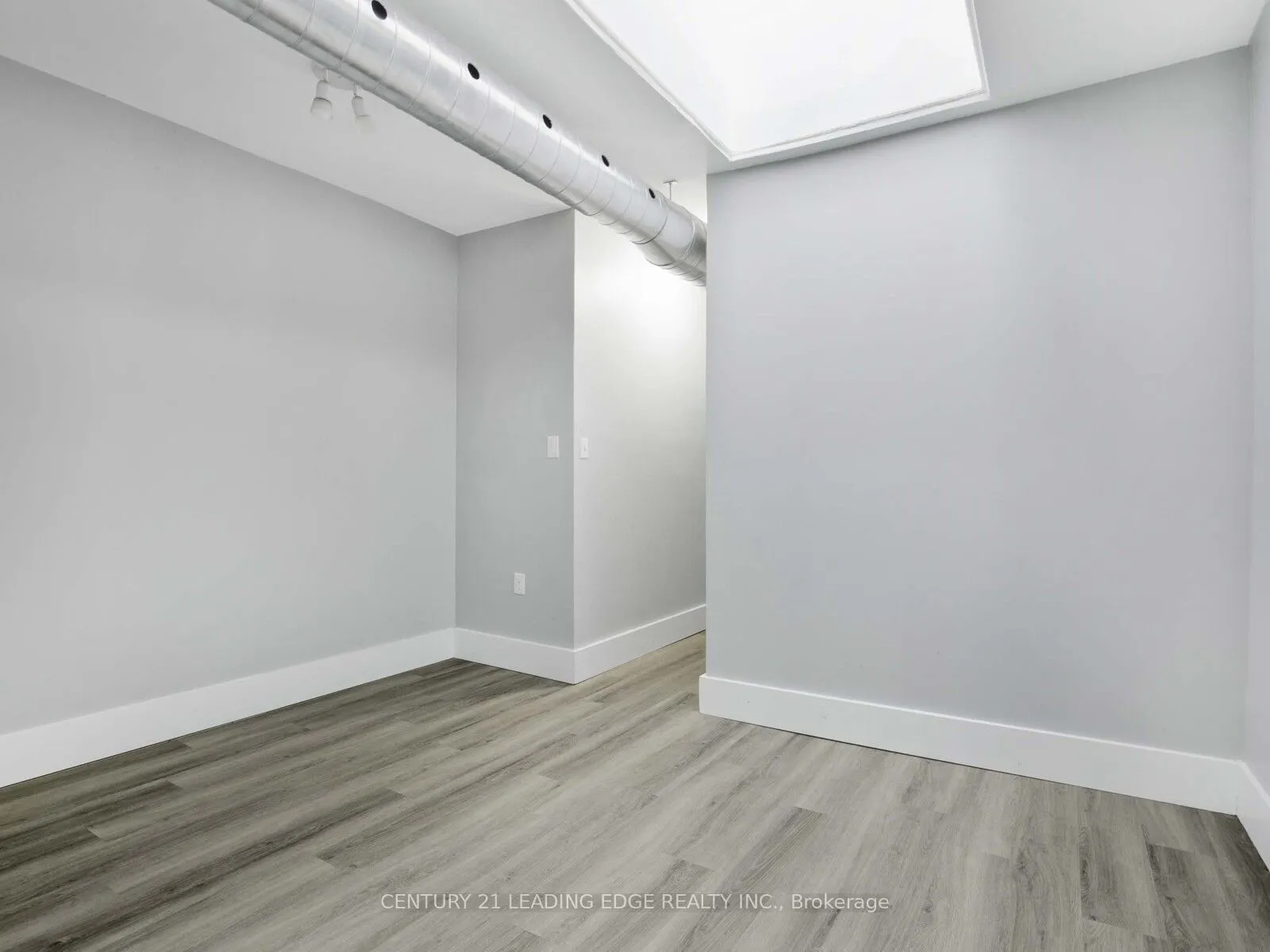 614 COLLEGE Street, #1