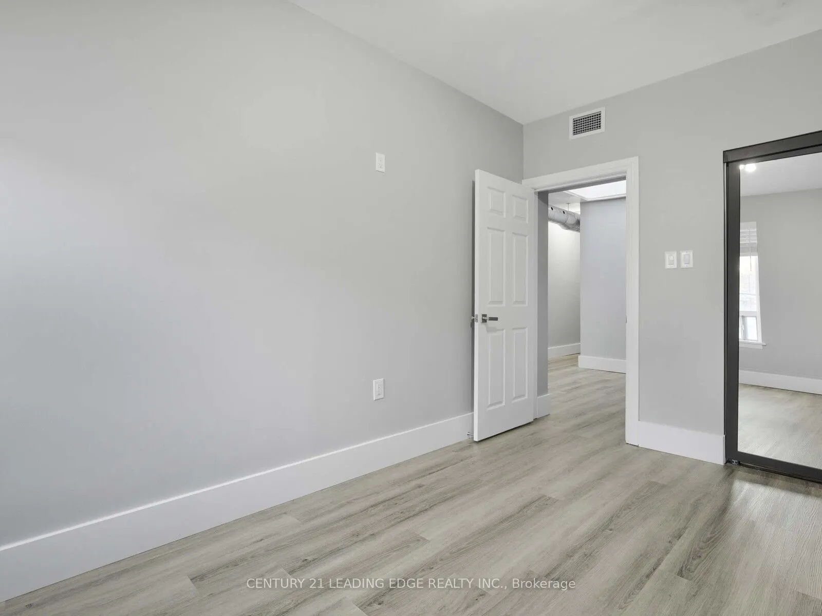614 COLLEGE Street, #1
