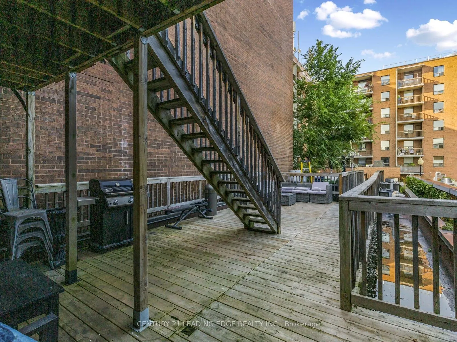 614 COLLEGE Street, #1