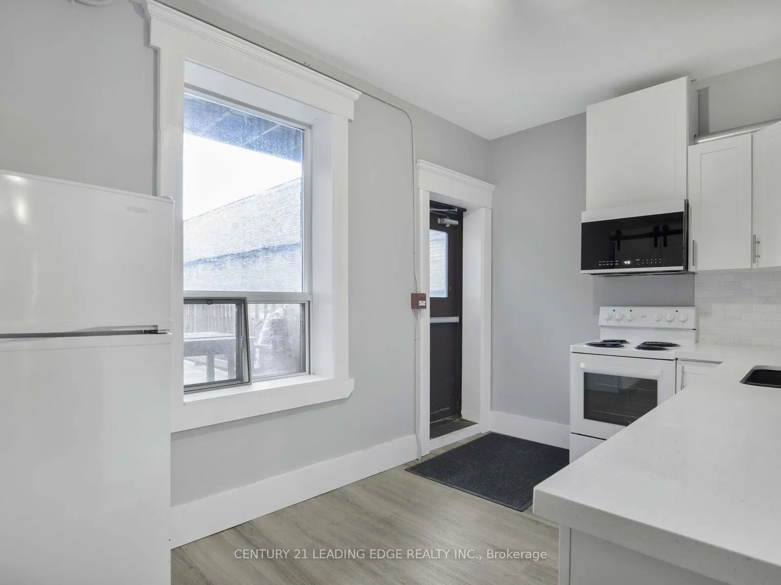 614 COLLEGE Street, #1