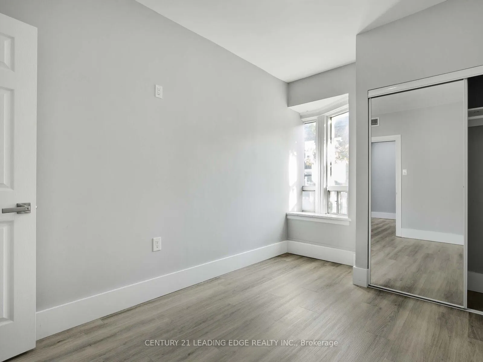 614 COLLEGE Street, #1