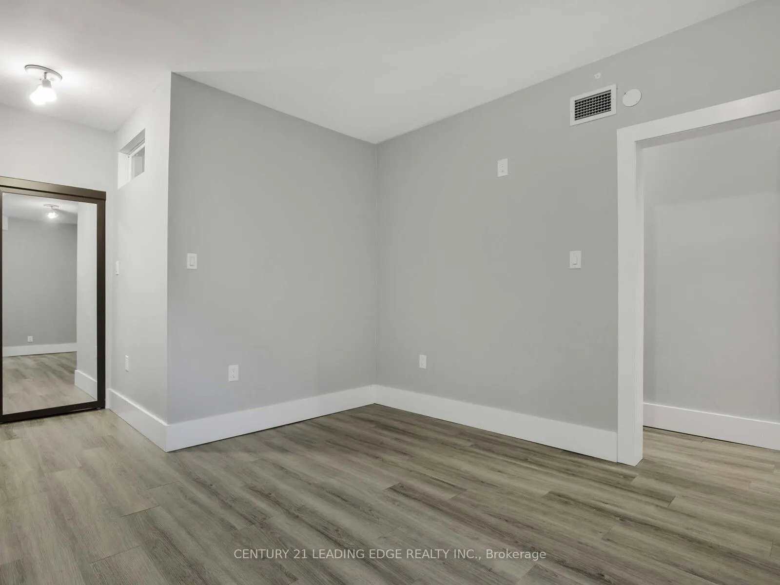 614 COLLEGE Street, #1