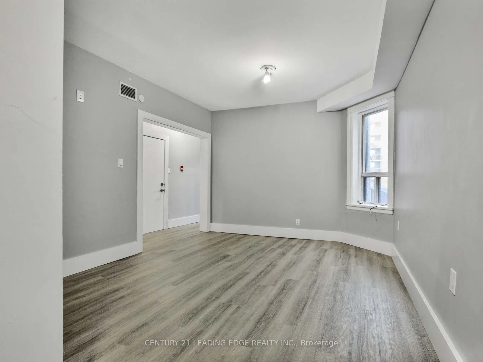 614 COLLEGE Street, #1