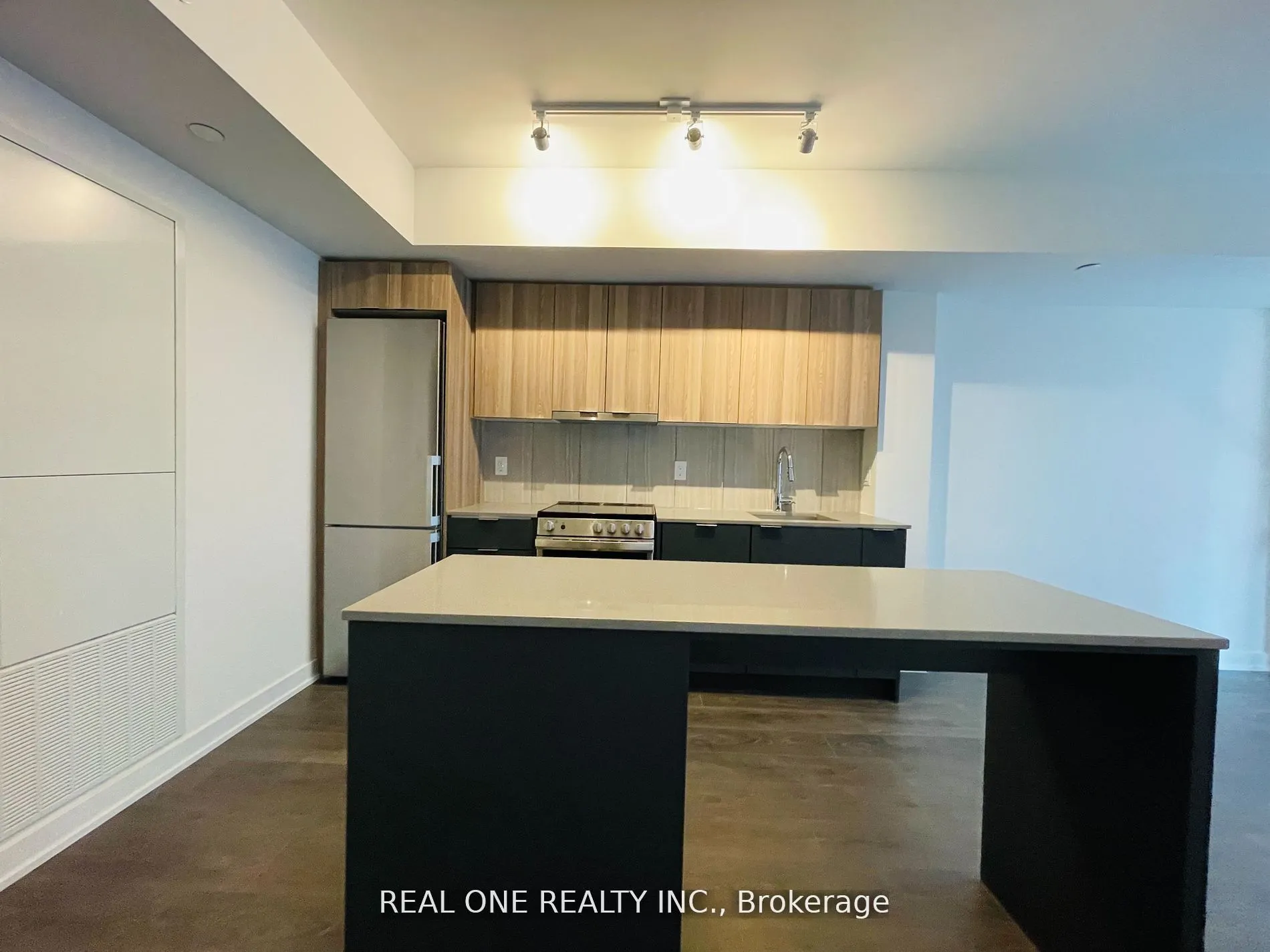 8 Tippett Road, #423