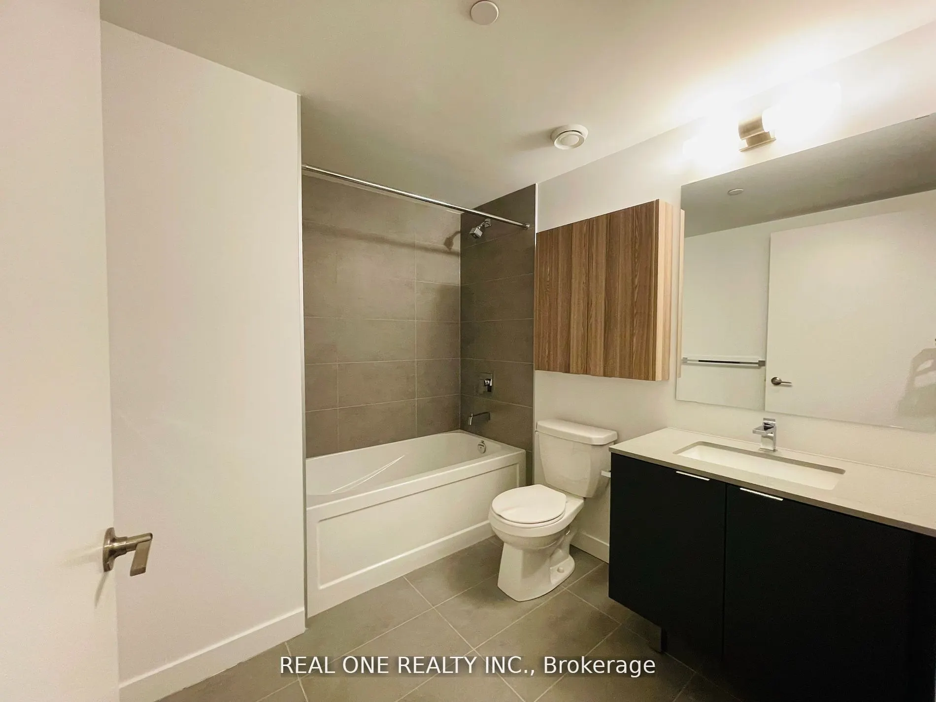 8 Tippett Road, #423