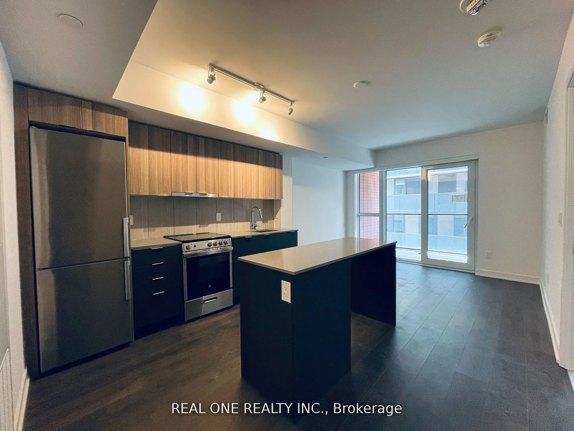 8 Tippett Road, #423