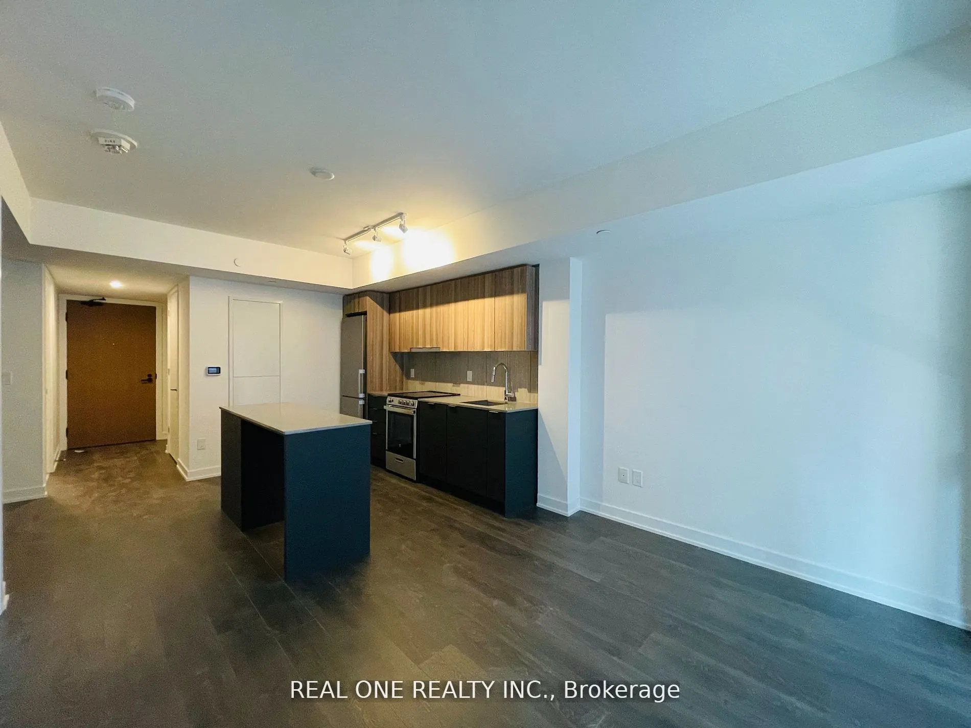 8 Tippett Road, #423
