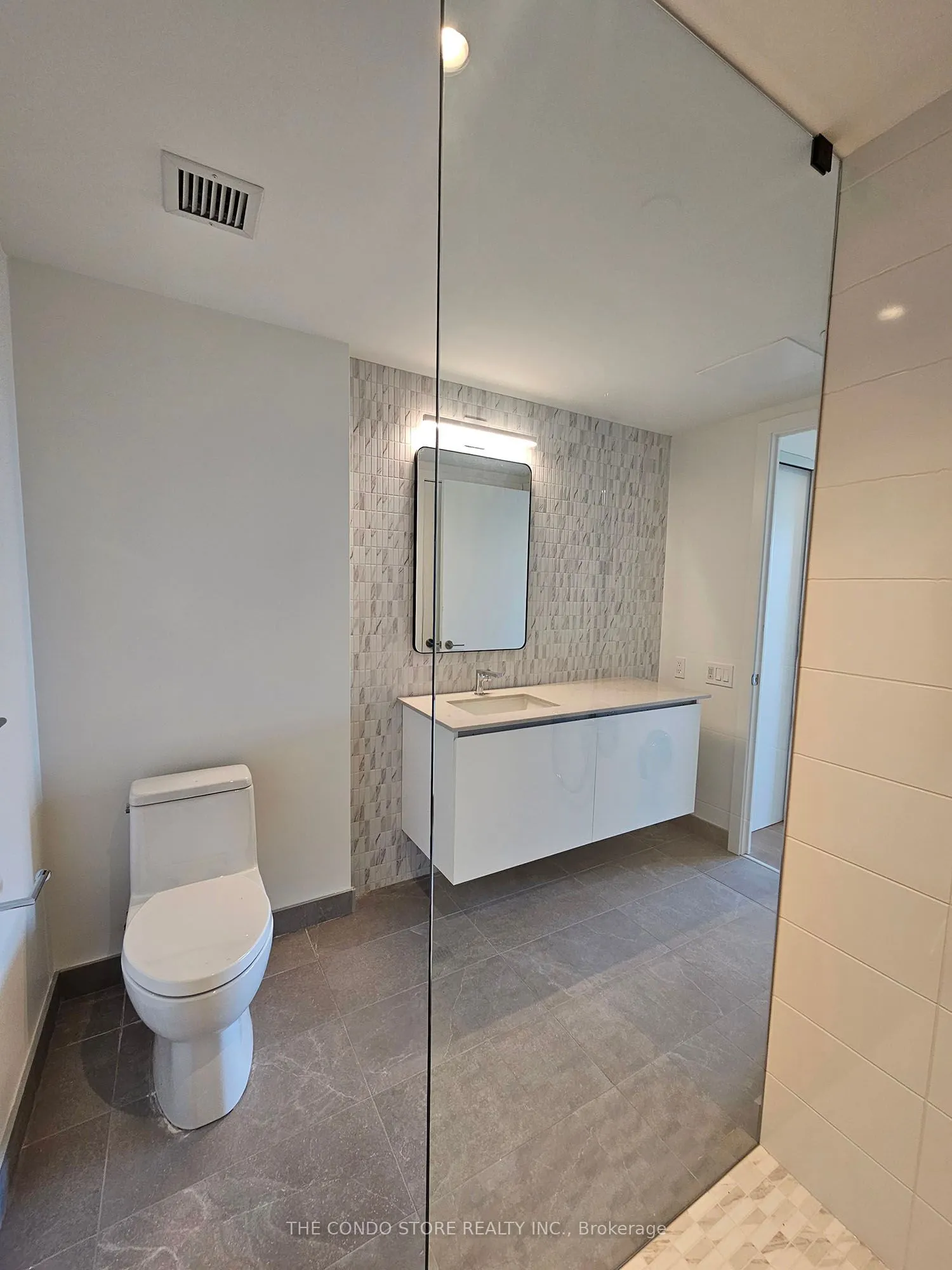 1414 Bayview Avenue, #402