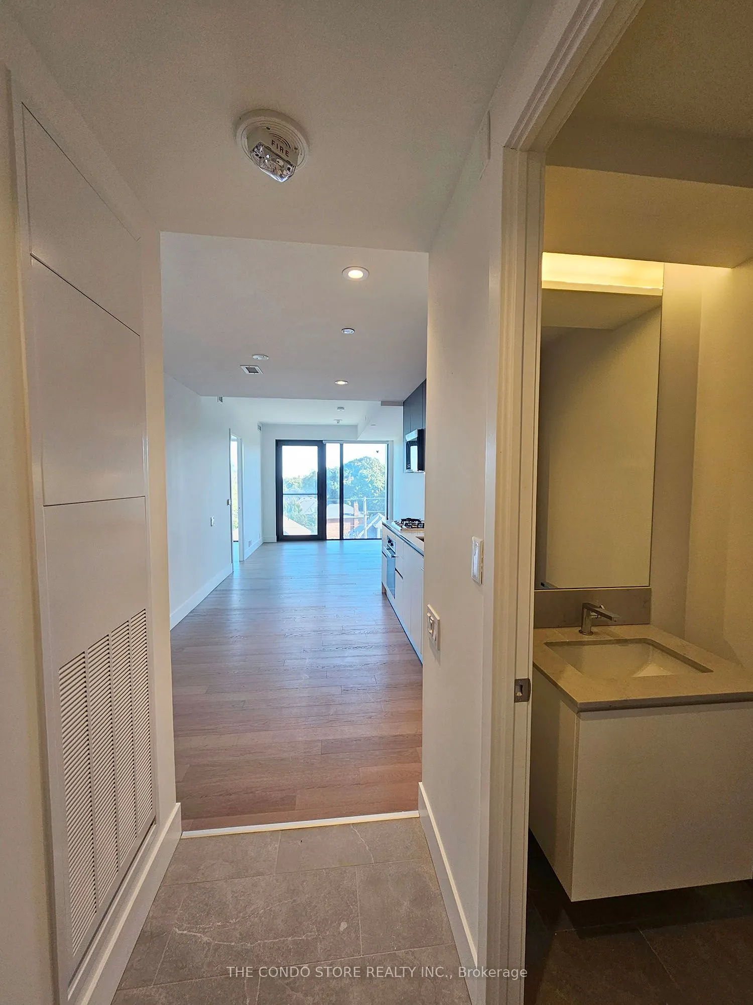 1414 Bayview Avenue, #402