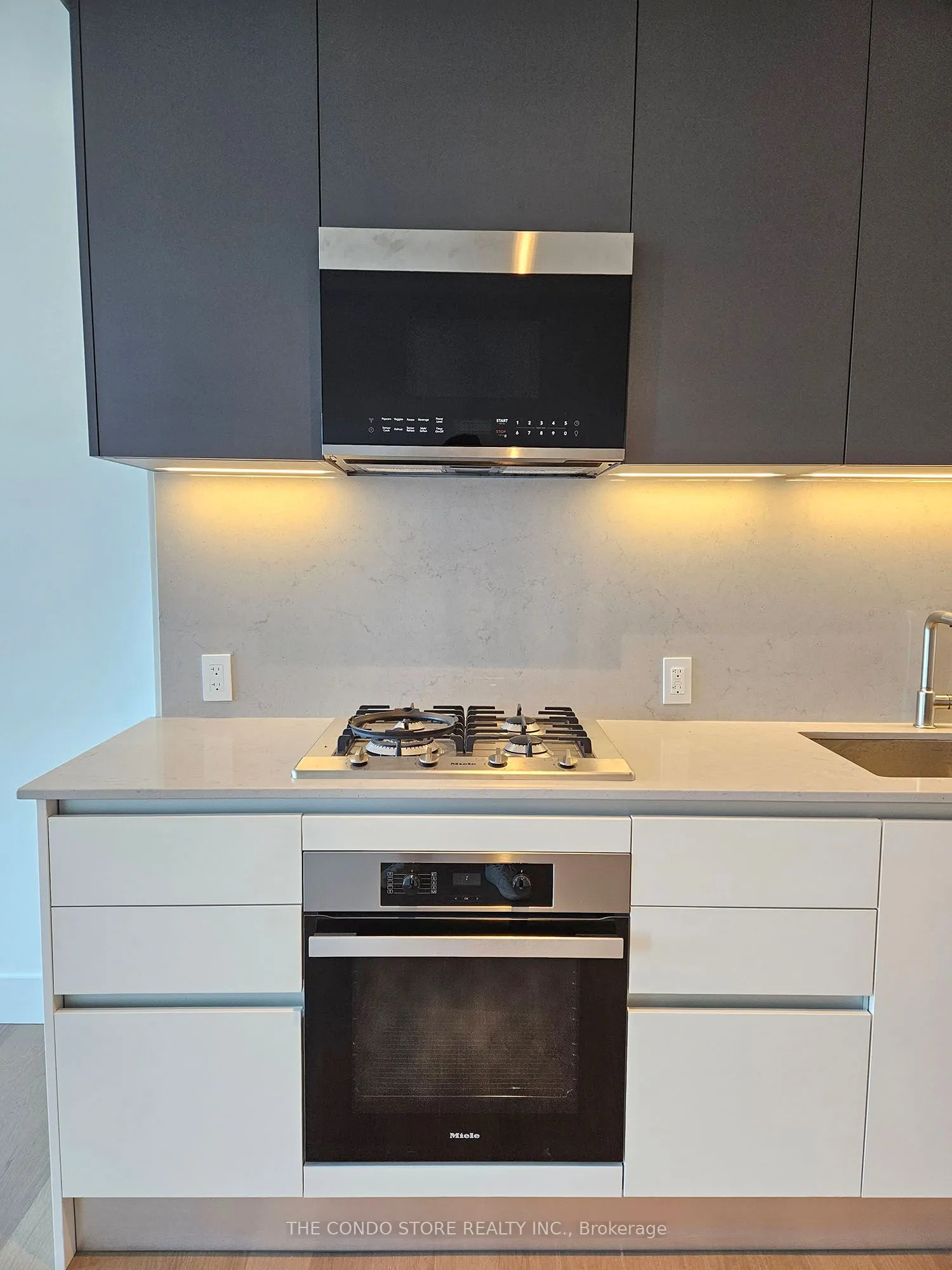 1414 Bayview Avenue, #402