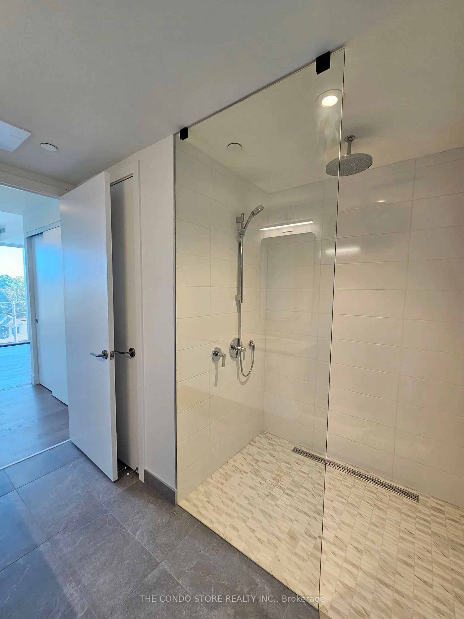 1414 Bayview Avenue, #402