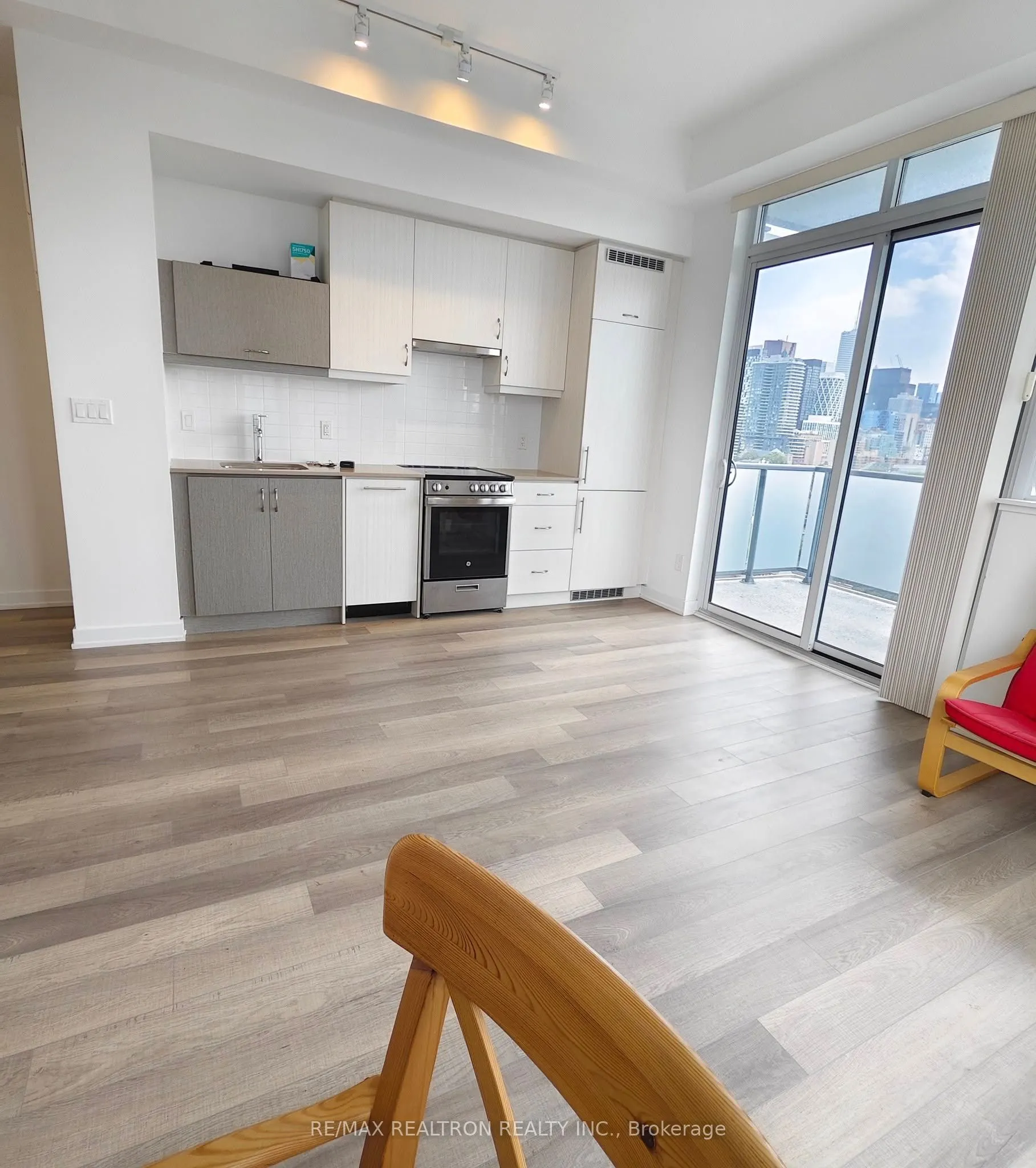 181 Huron Street, #903