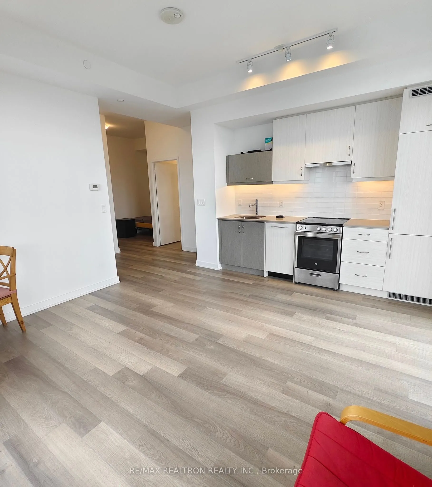 181 Huron Street, #903