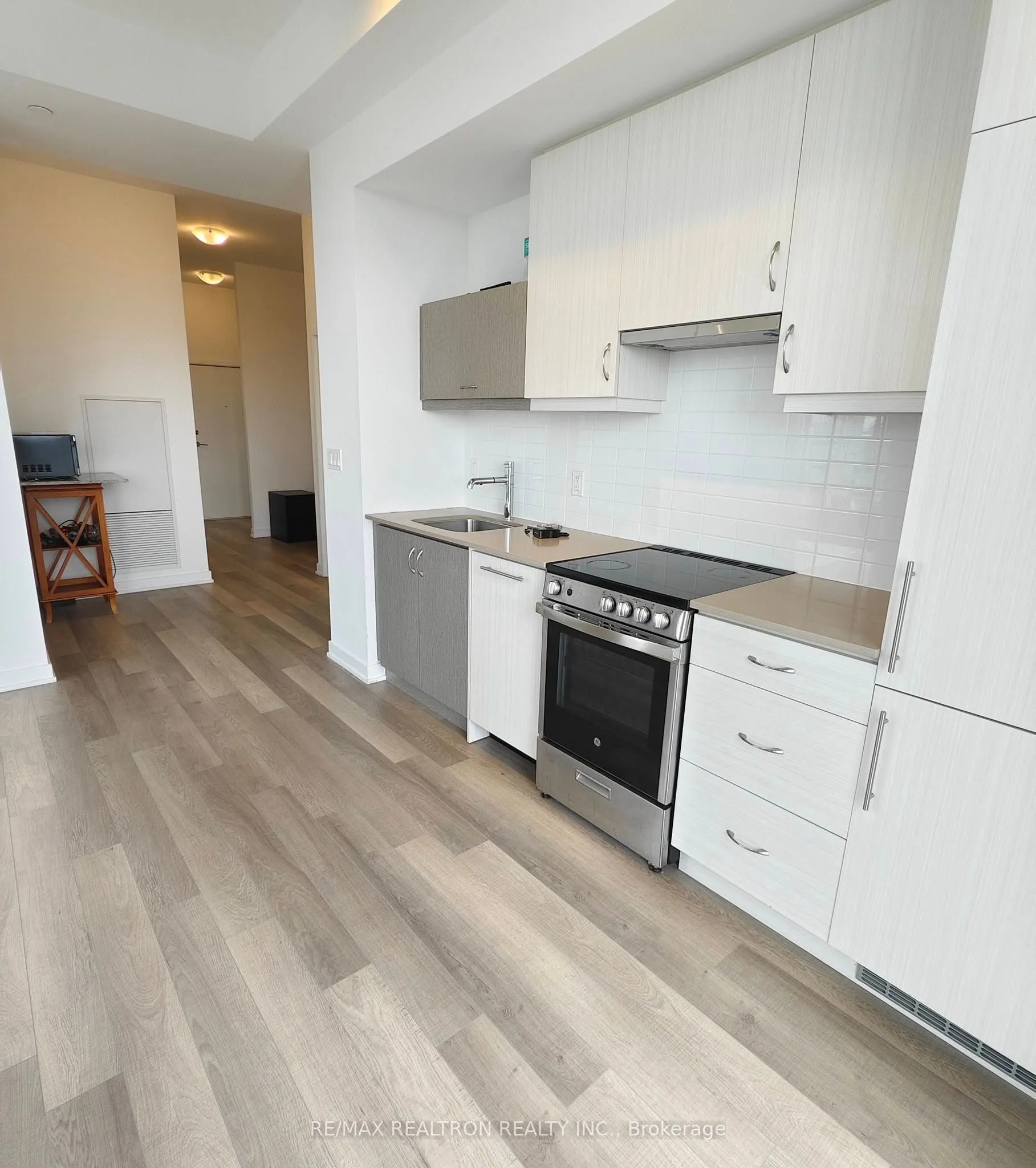 181 Huron Street, #903
