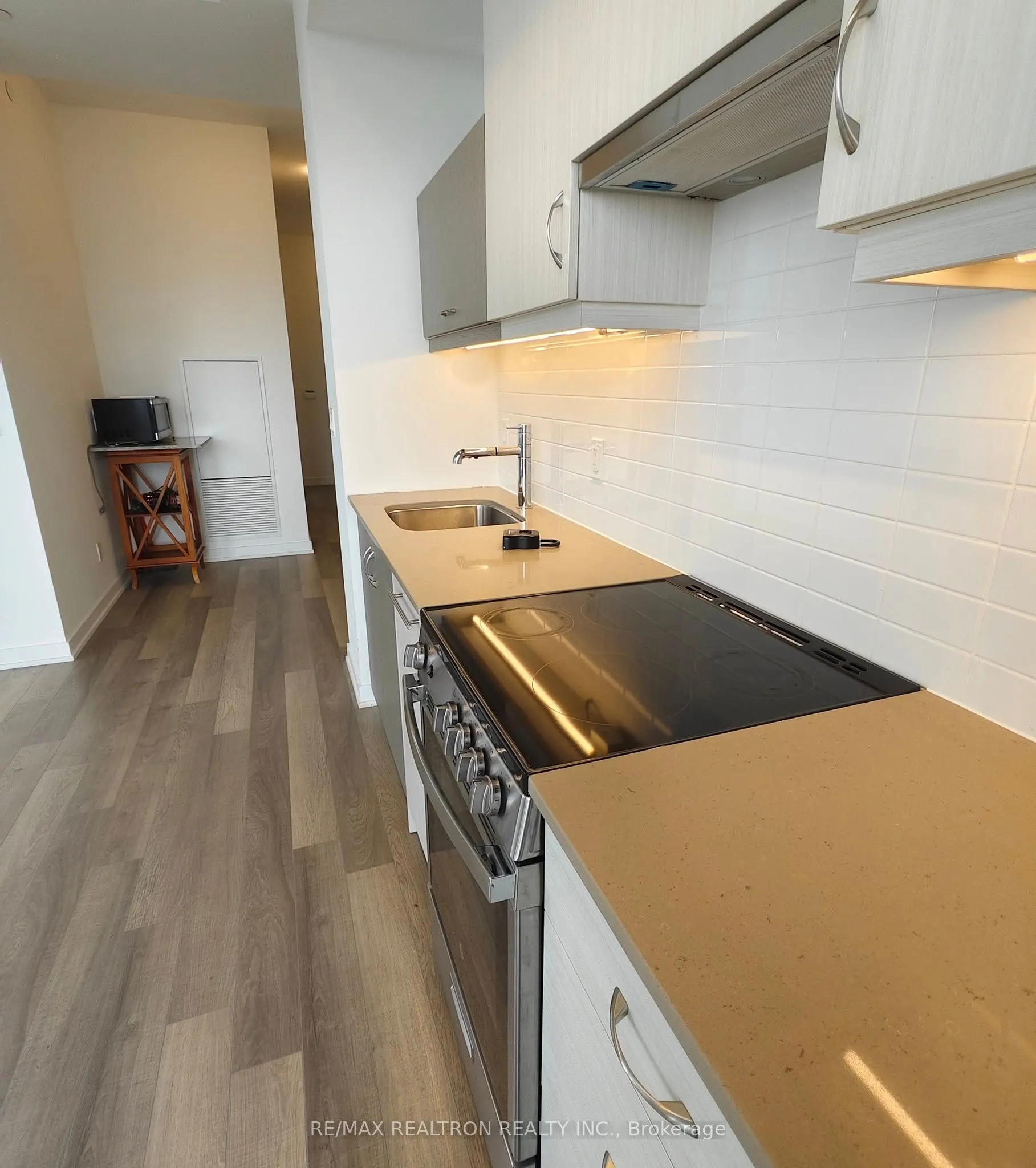 181 Huron Street, #903