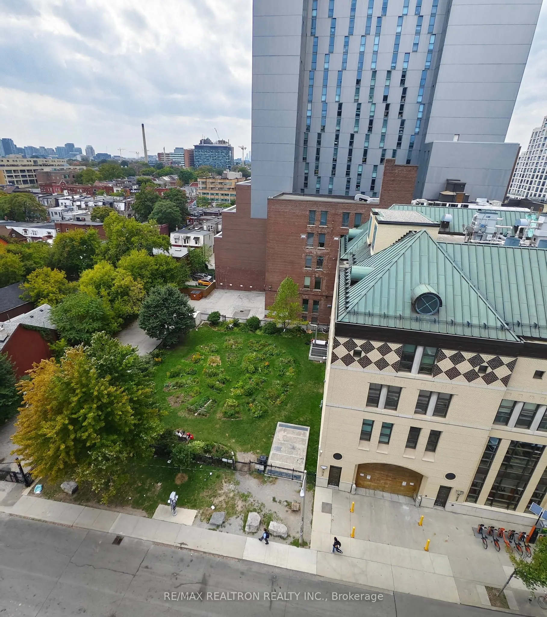 181 Huron Street, #903
