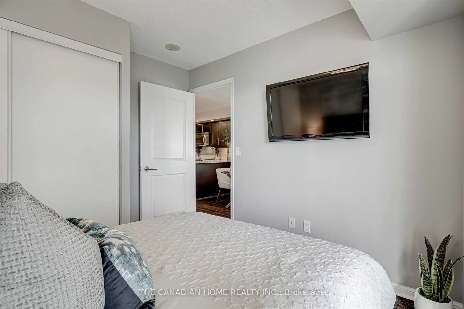 75 East Liberty Street, #802