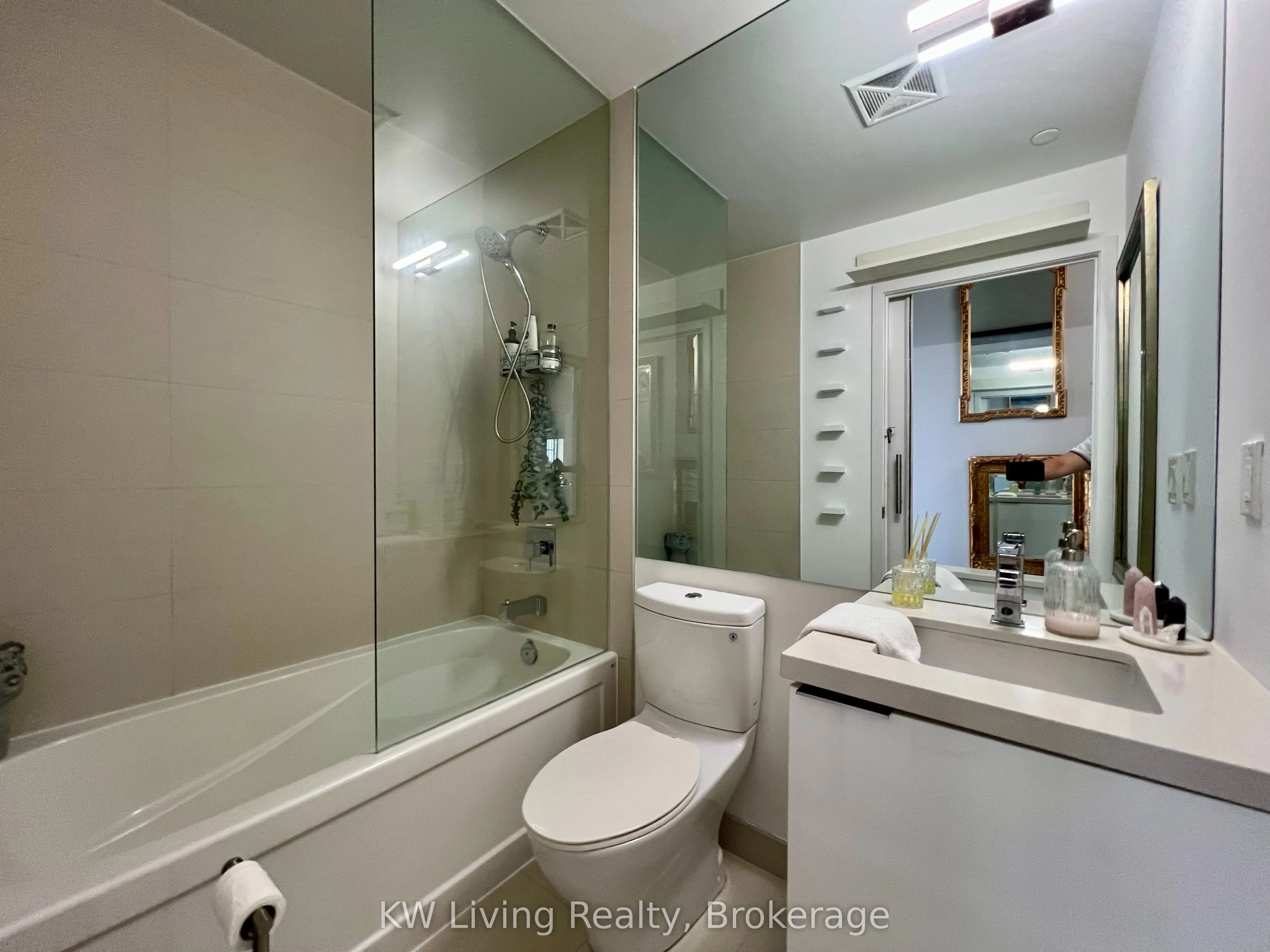 8 Eglinton Avenue E, #5608