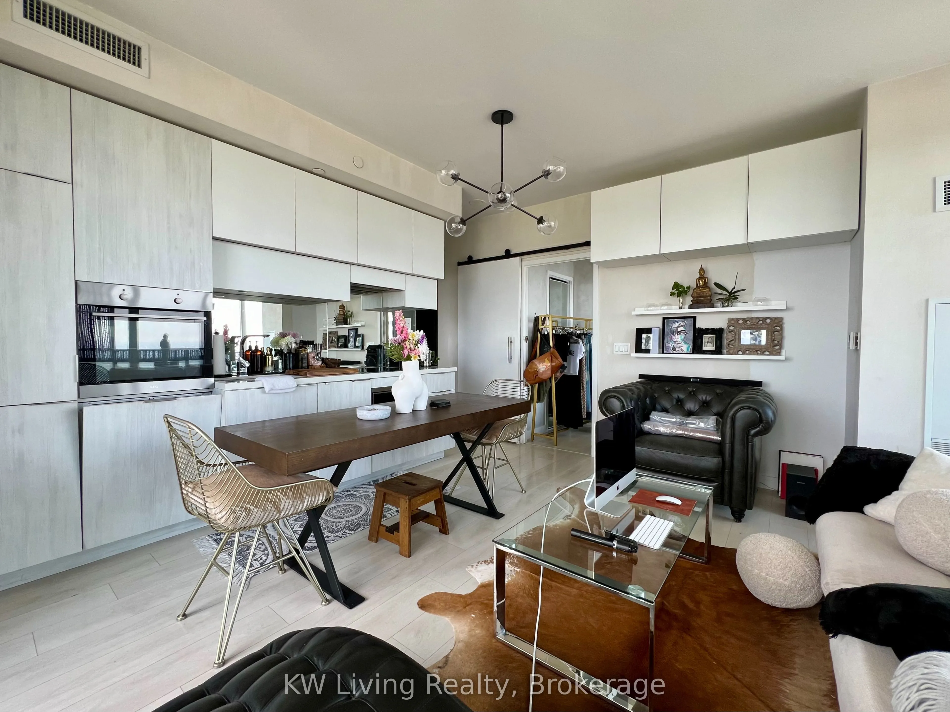 8 Eglinton Avenue E, #5608