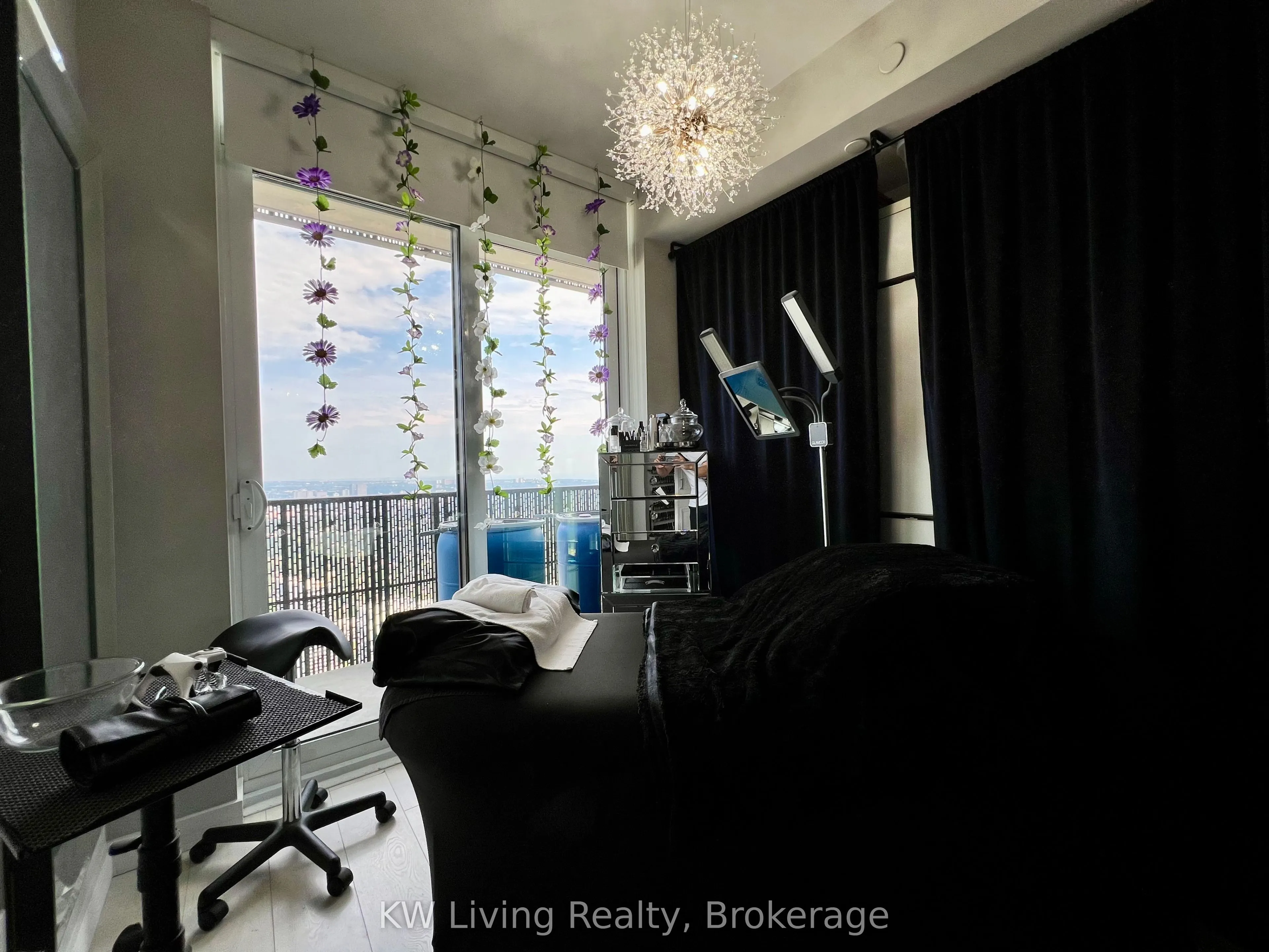 8 Eglinton Avenue E, #5608