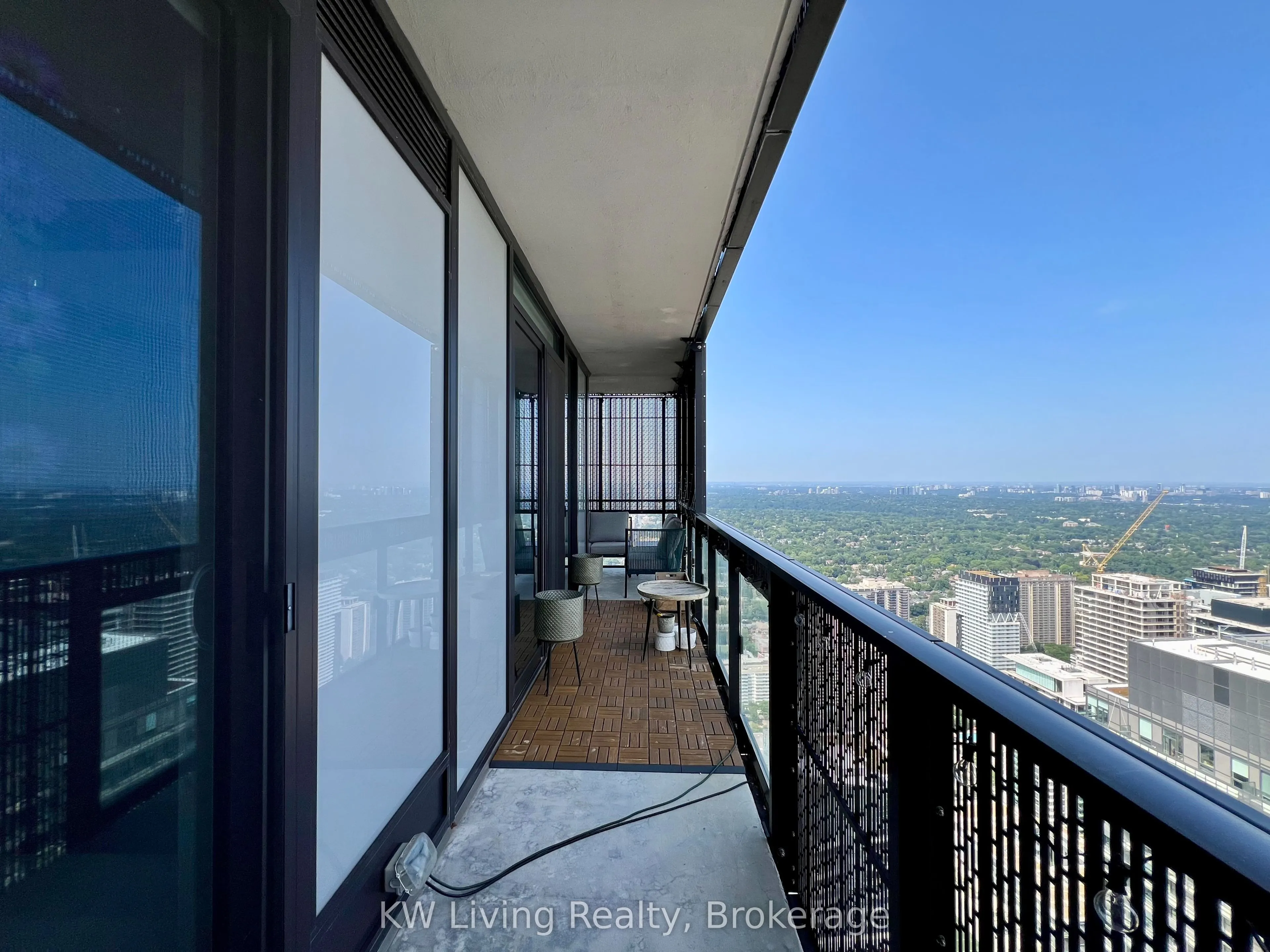8 Eglinton Avenue E, #5608