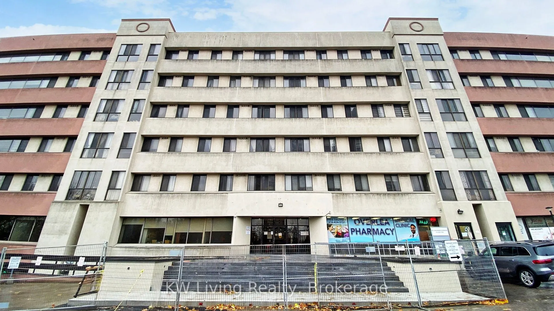 10 Gateway Boulevard, #306