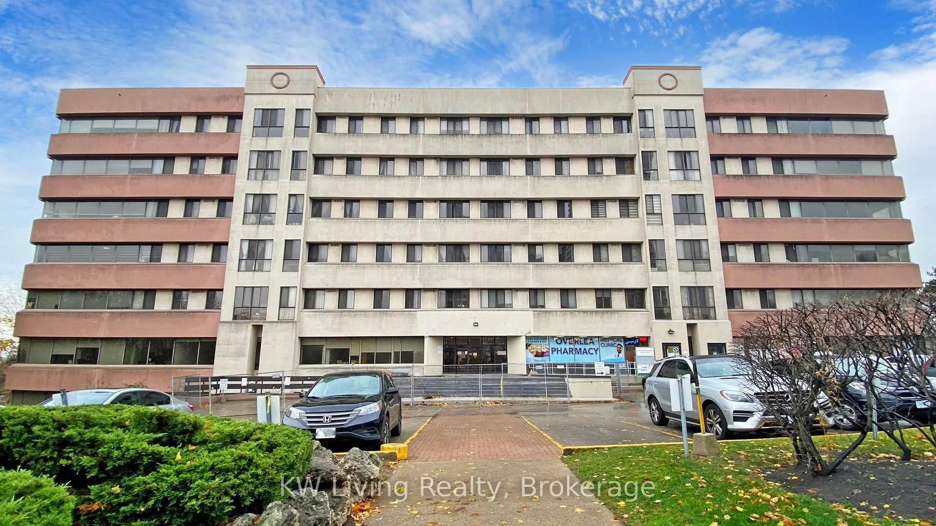10 Gateway Boulevard, #306