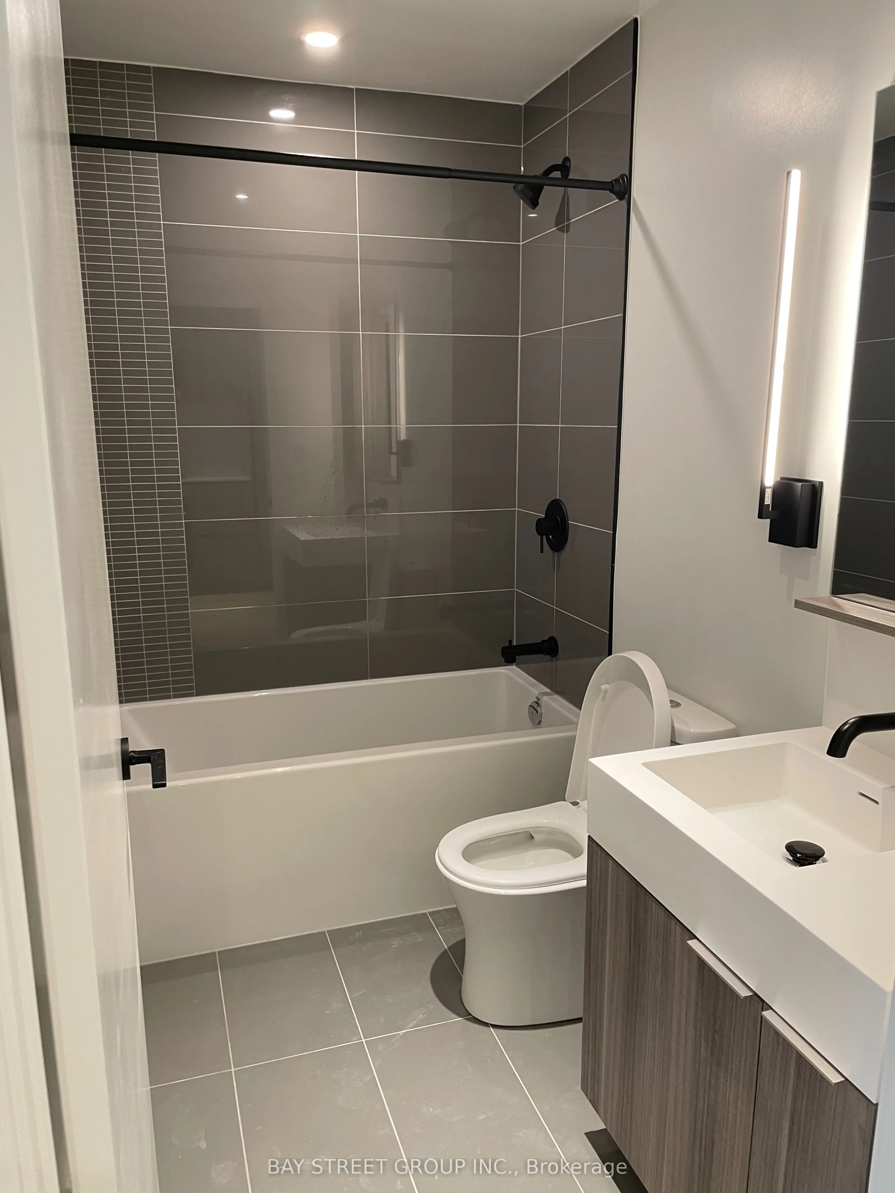 127 BROADWAY Avenue, #1204