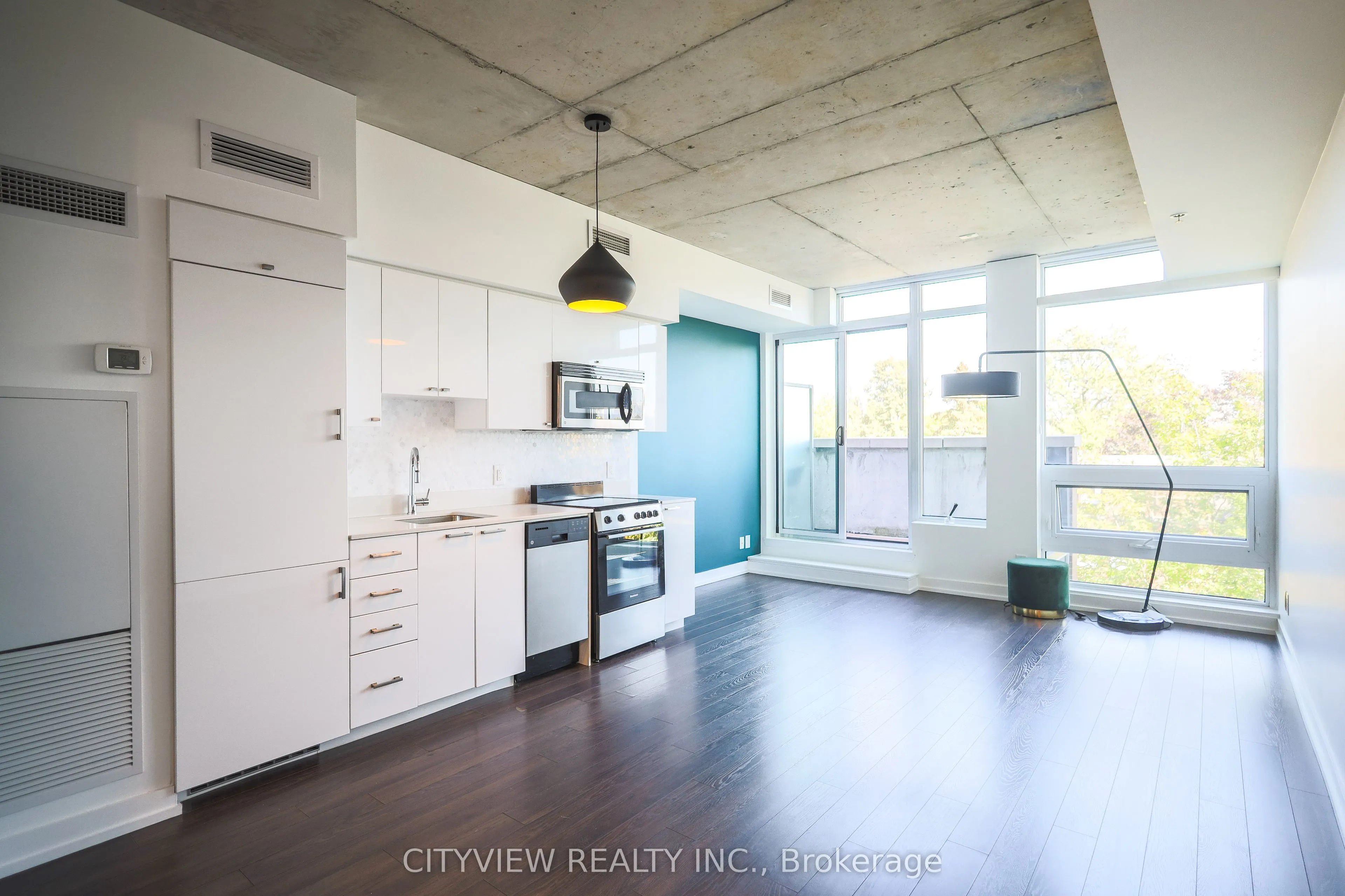 707 Dovercourt Road, #416