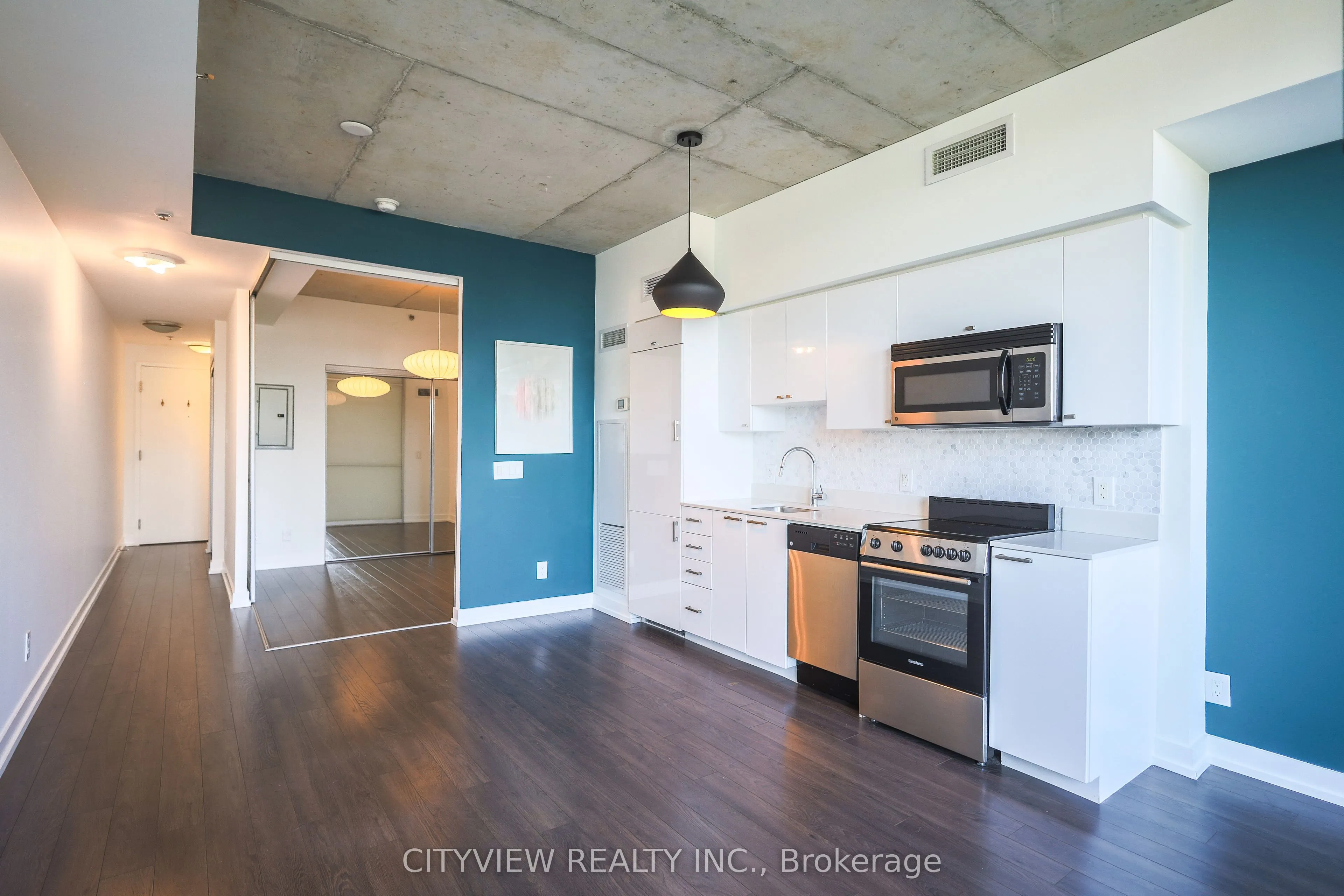707 Dovercourt Road, #416