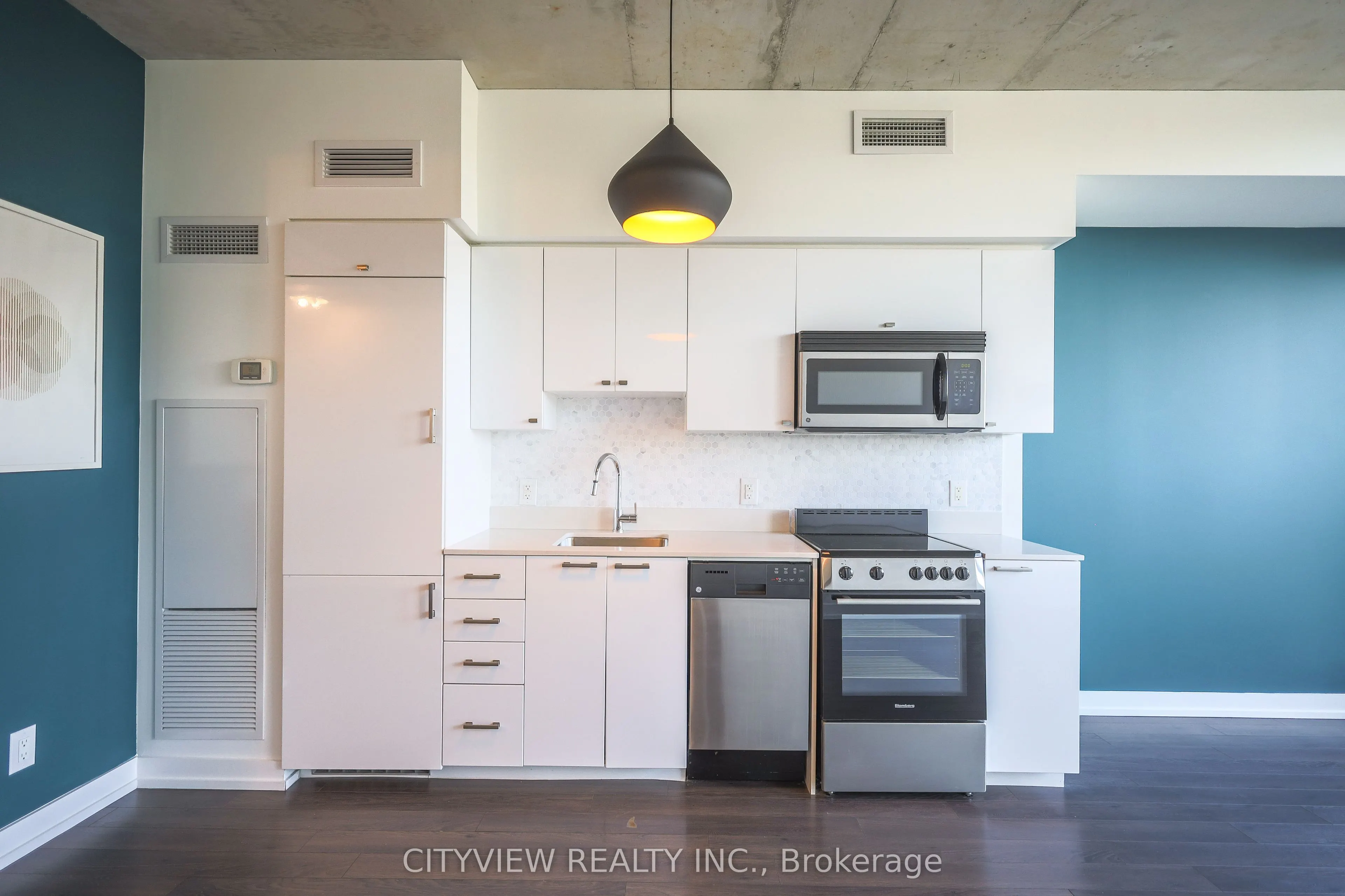 707 Dovercourt Road, #416