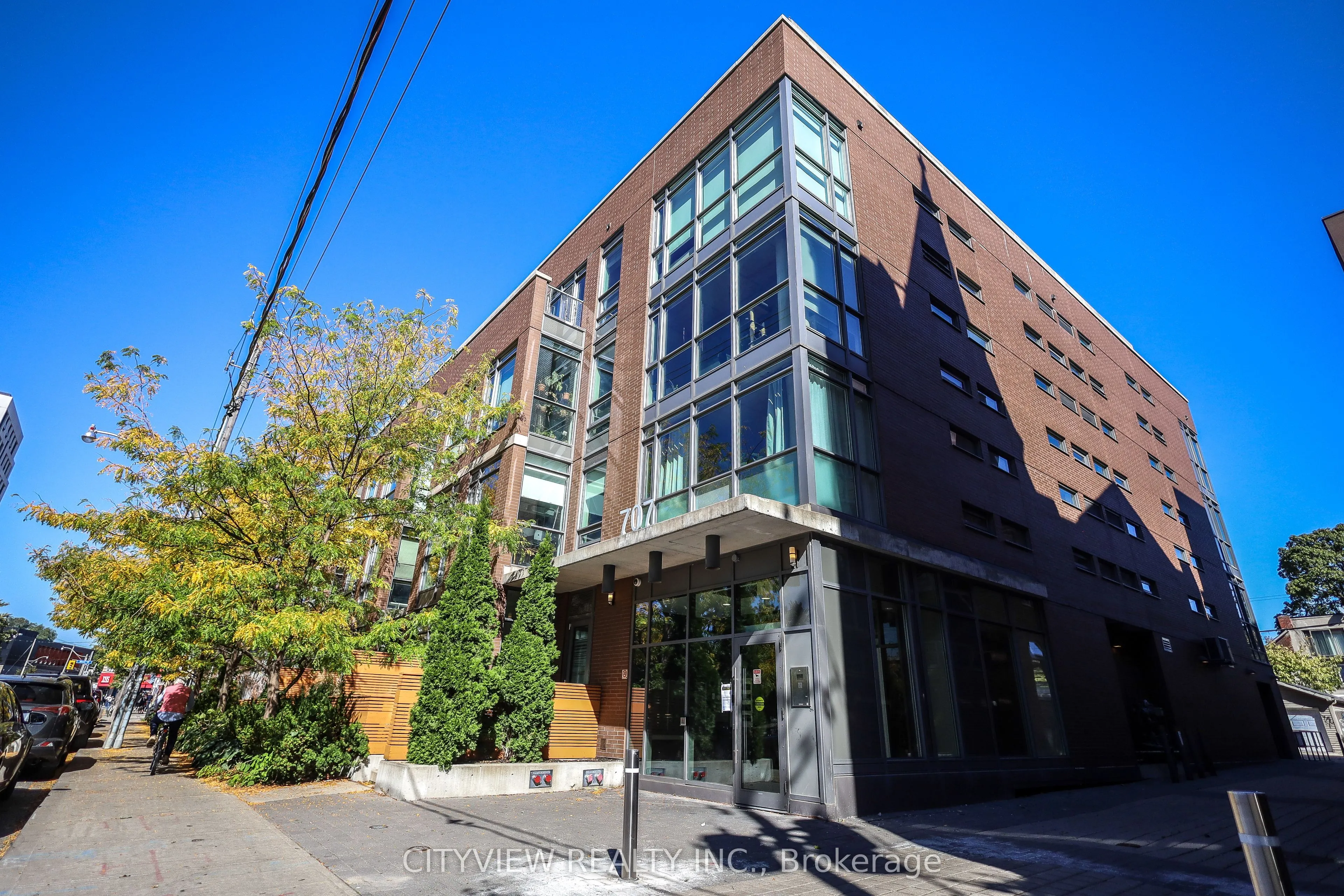 707 Dovercourt Road, #416