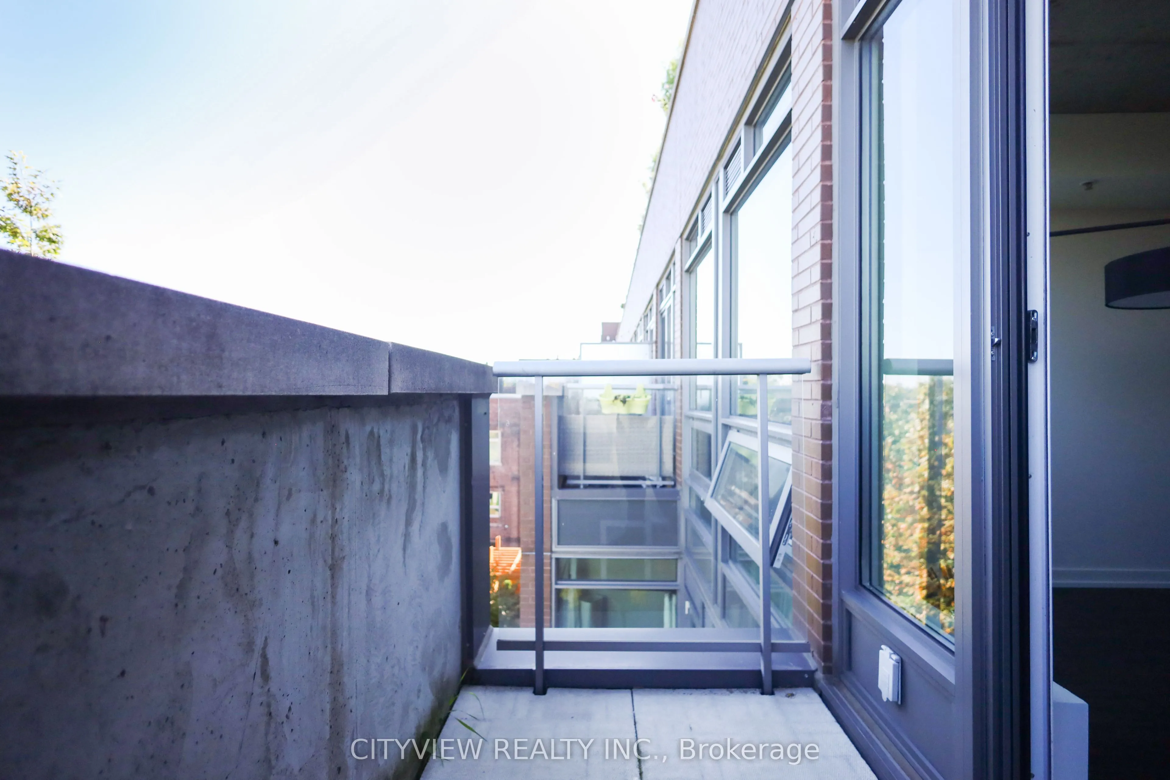 707 Dovercourt Road, #416