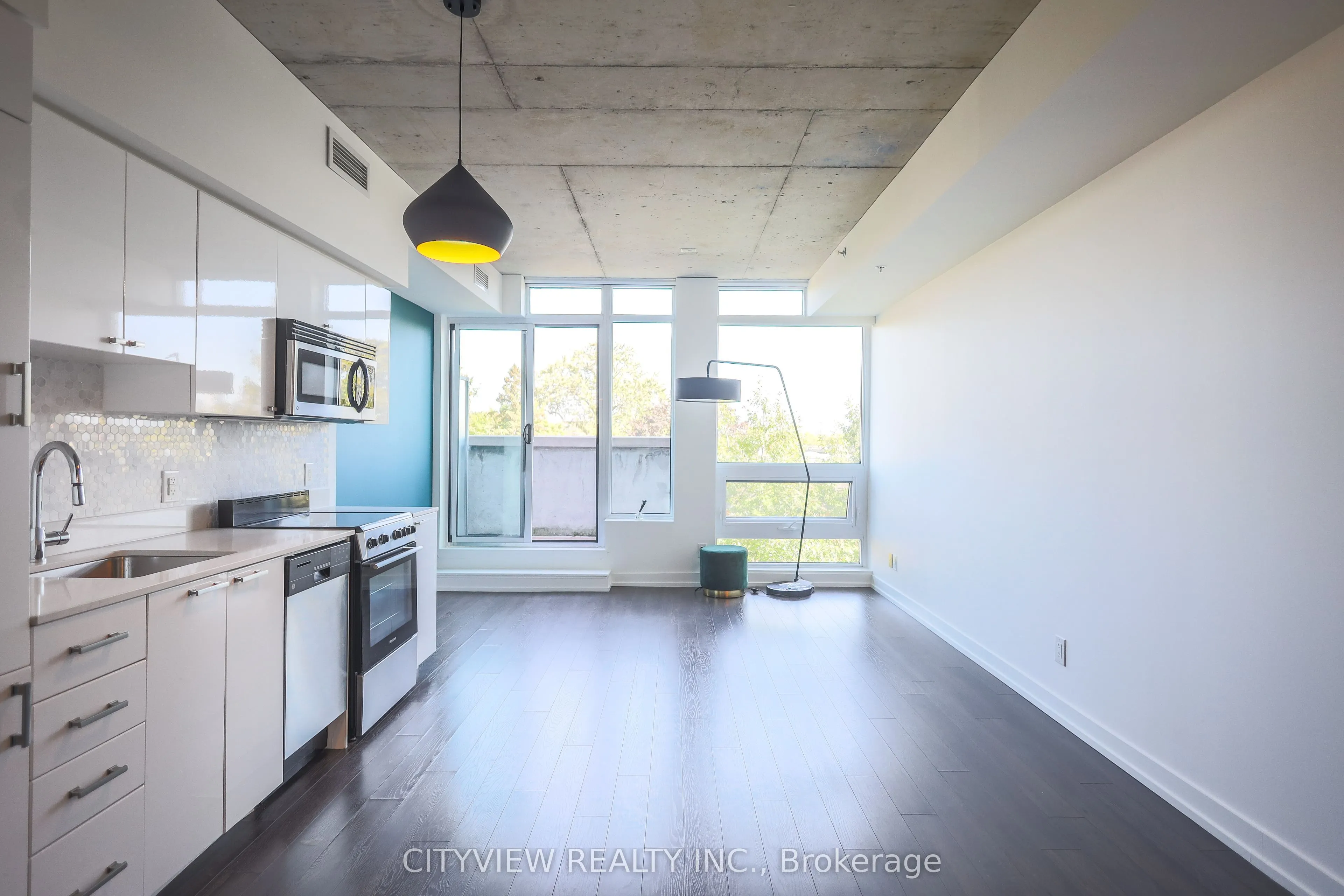 707 Dovercourt Road, #416