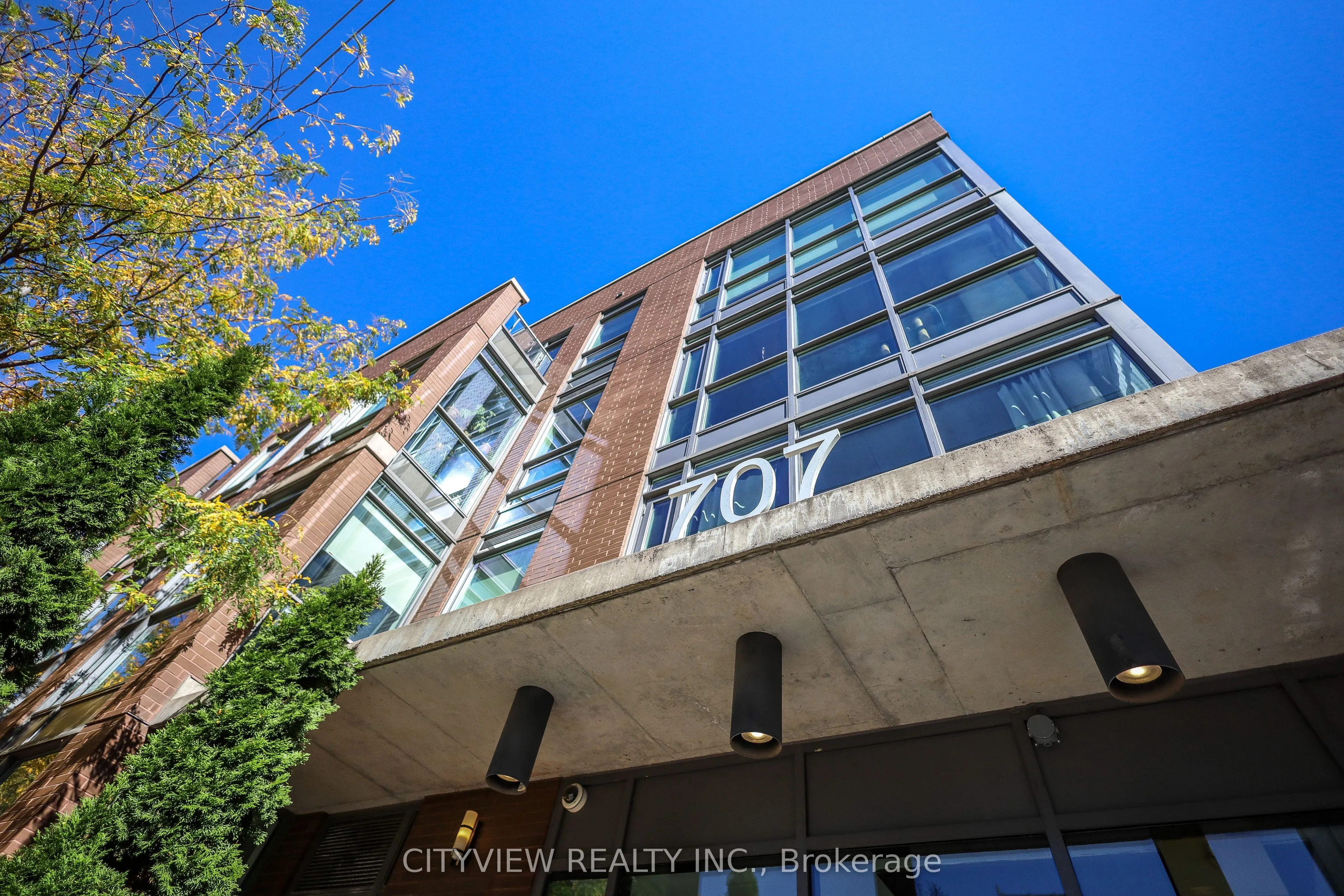 707 Dovercourt Road, #416
