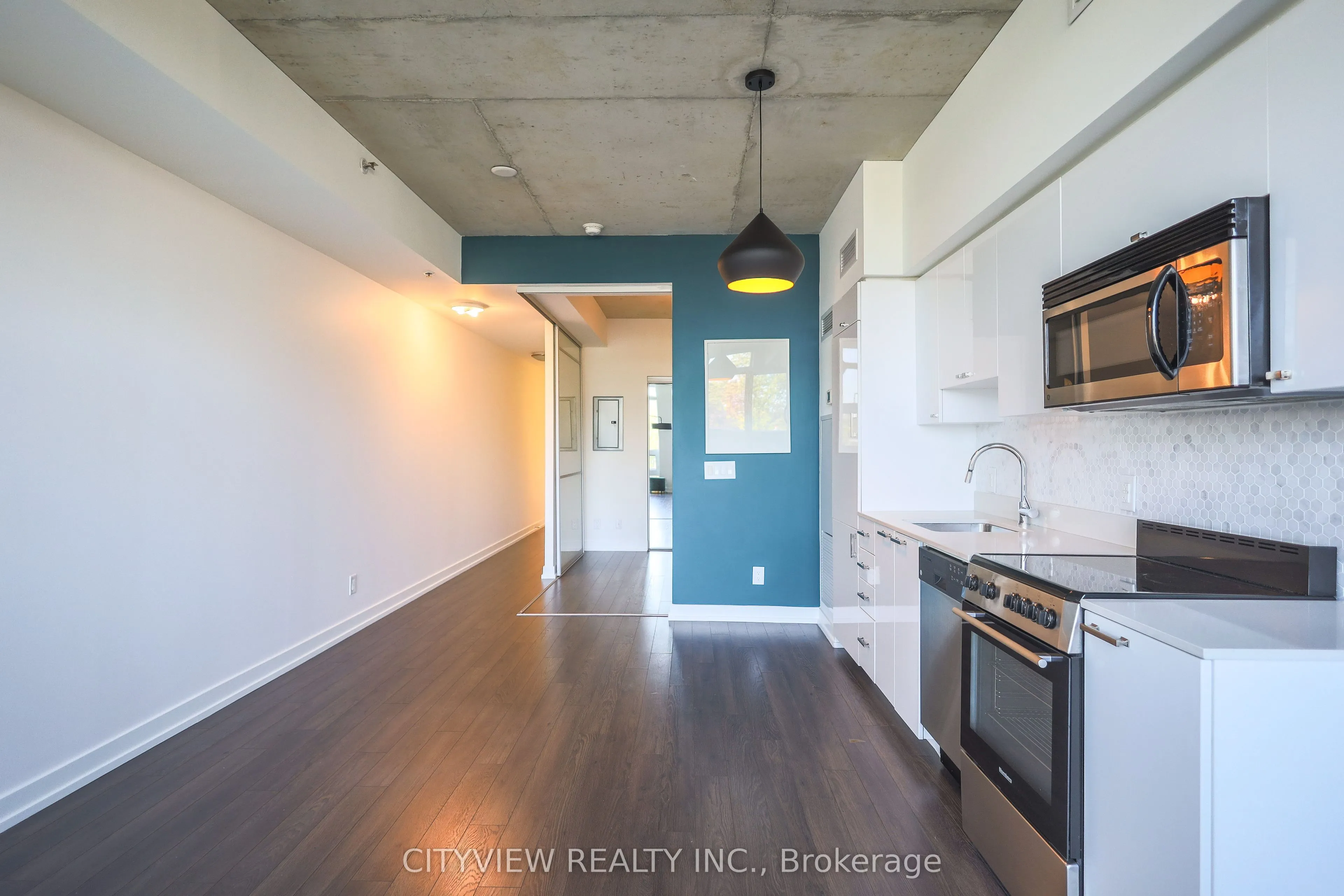 707 Dovercourt Road, #416