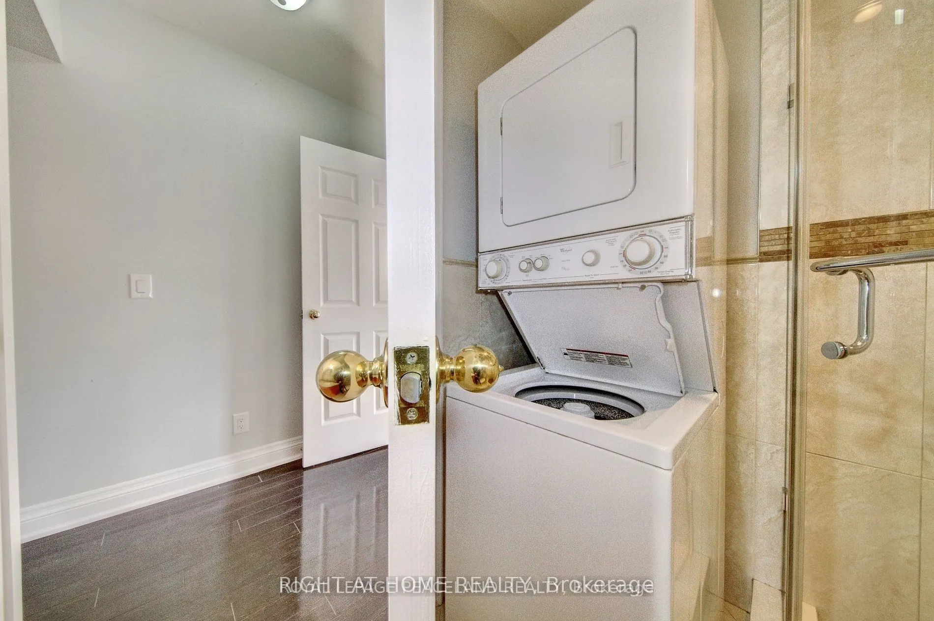 623 College Street, #201