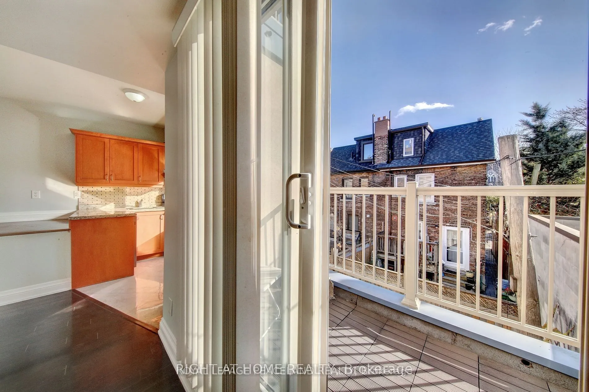 623 College Street, #201