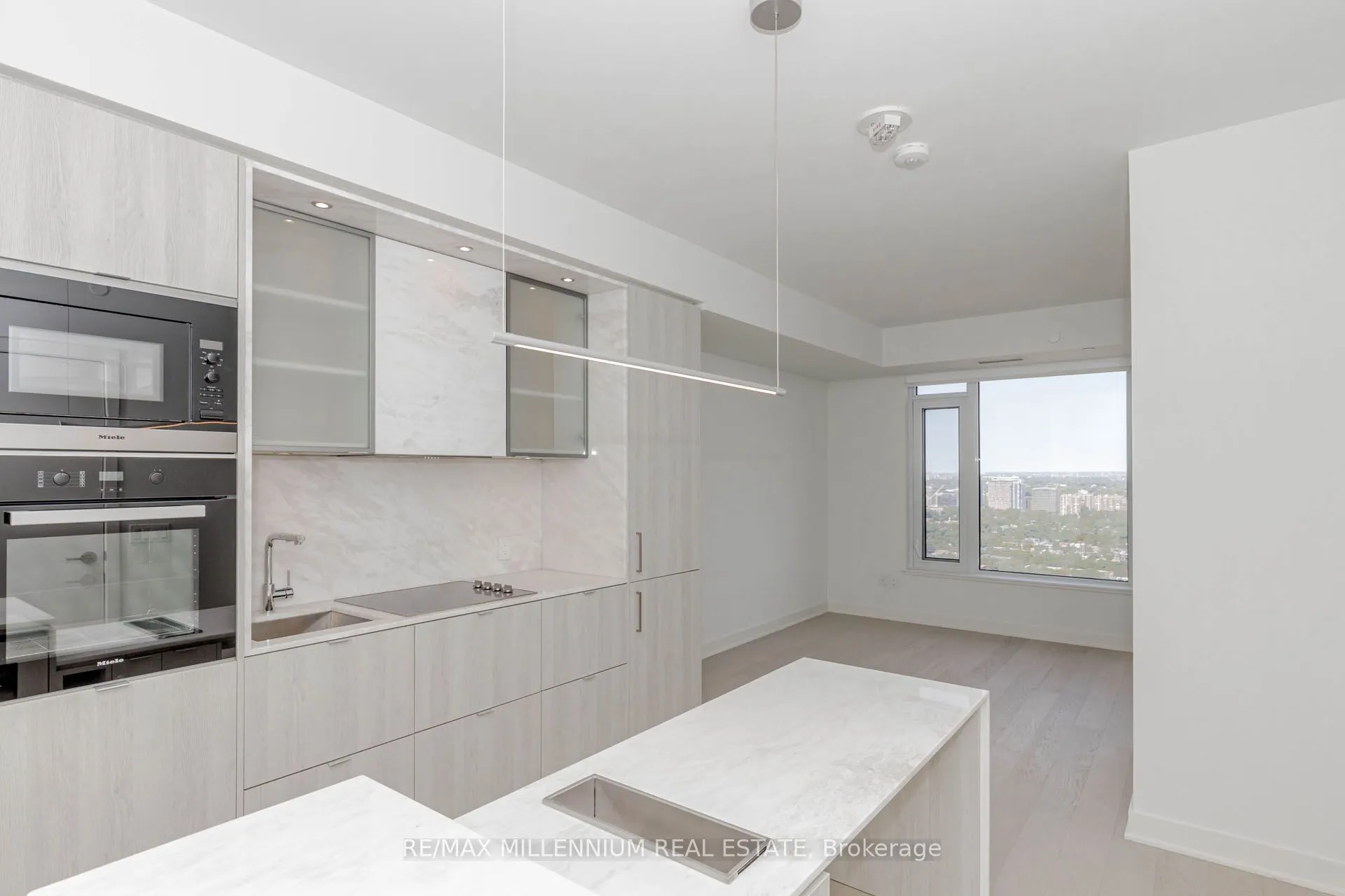 11 Yorkville Avenue, #4103