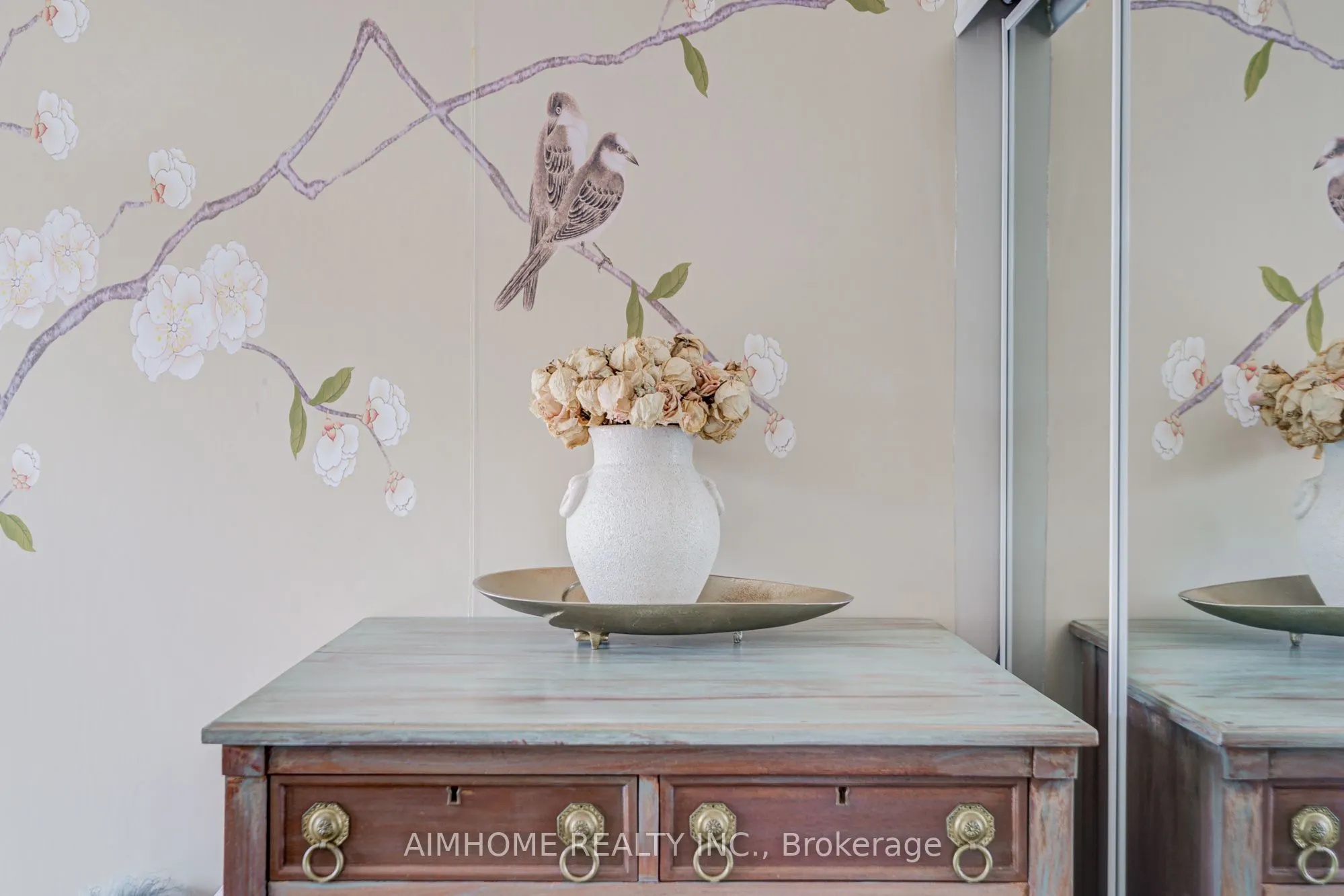 11 Eldora Avenue, #6